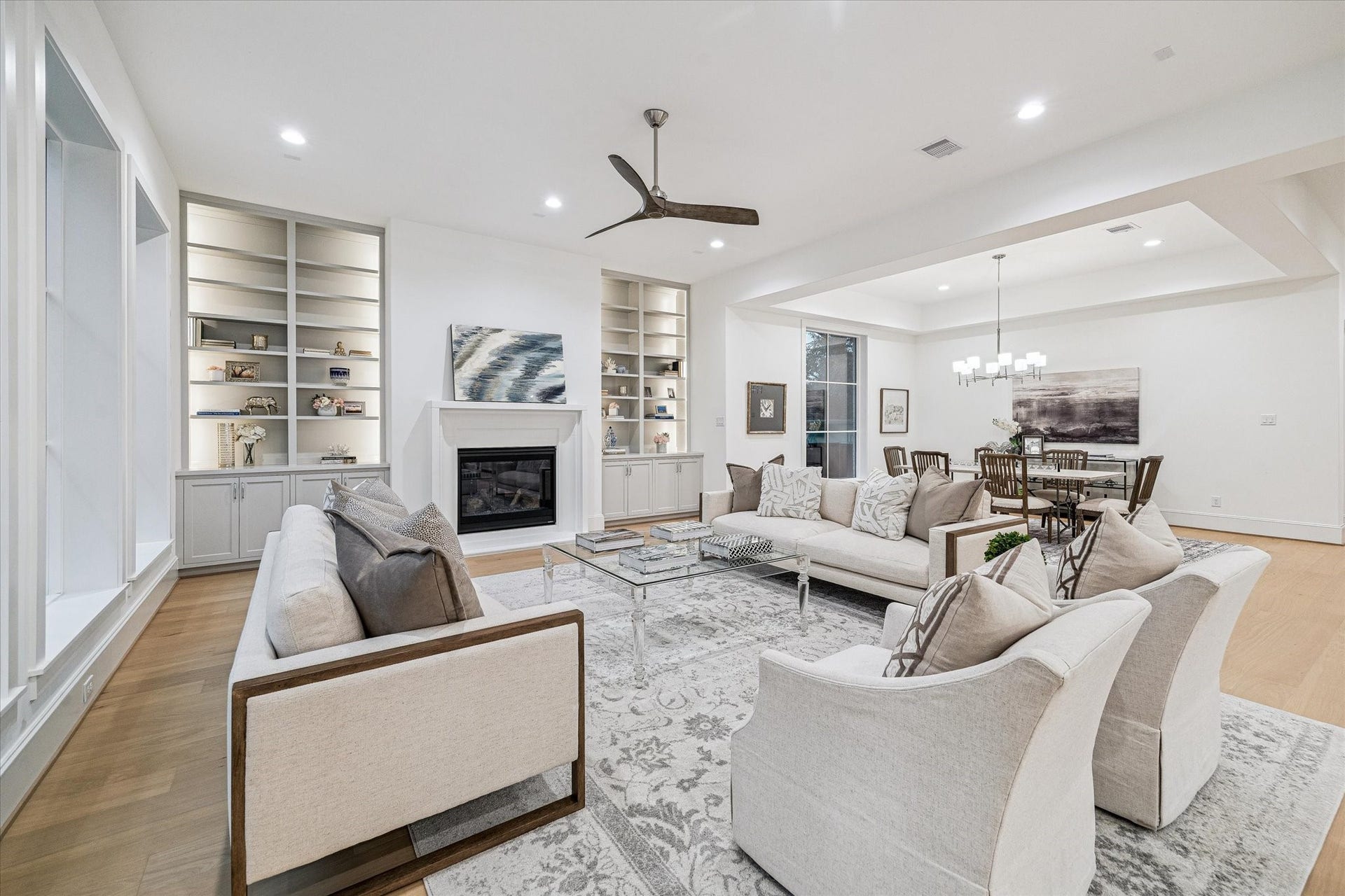 2514 Southgate Boulevard, Houston, TX 77030 Family Room Open Concept