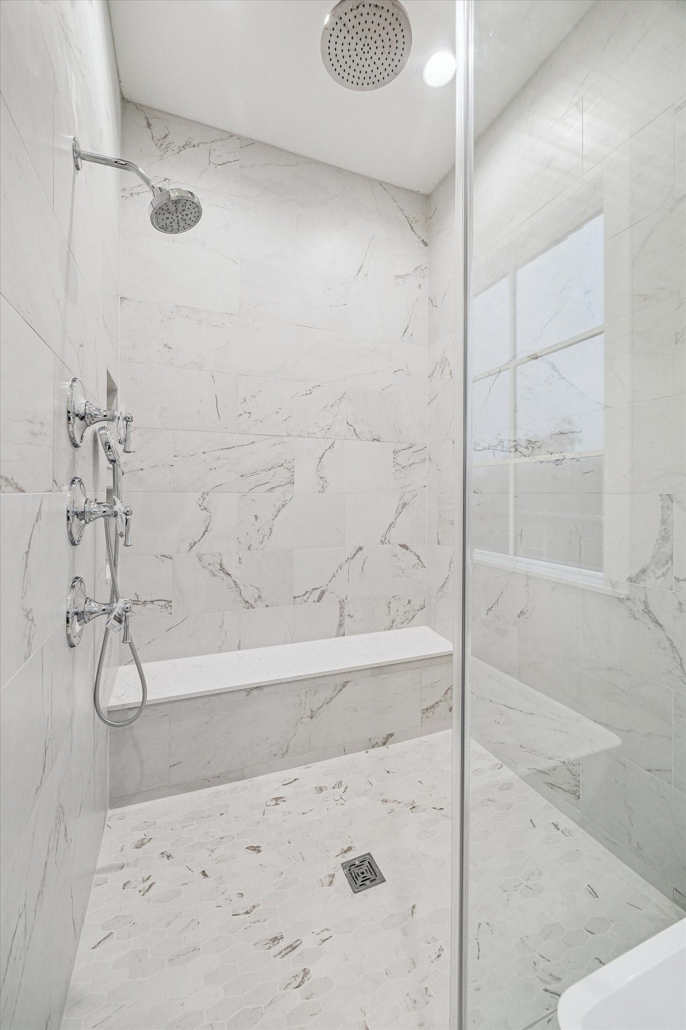 2514 Southgate Boulevard, Houston, TX 77030 Primary Bathroom