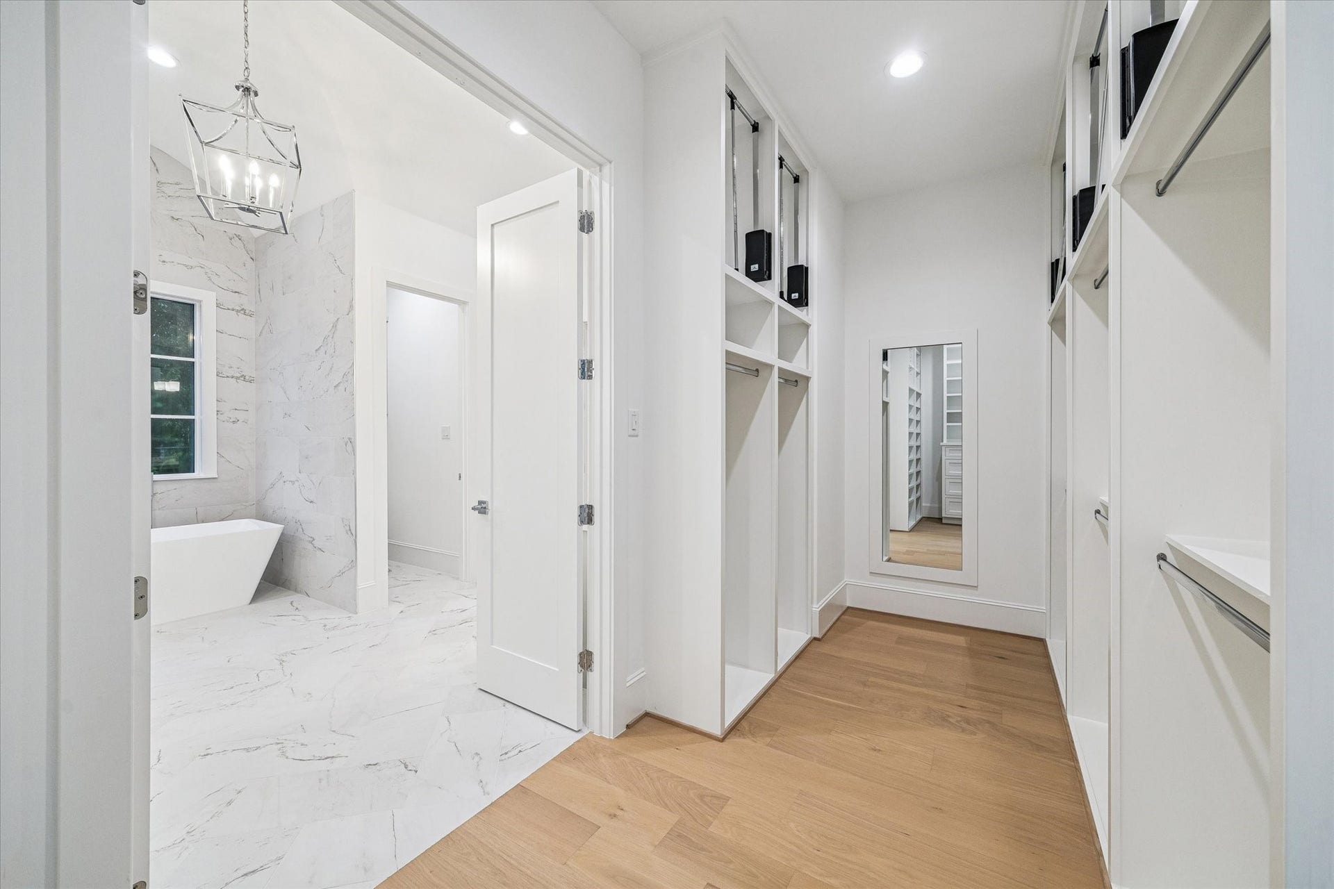 2514 Southgate Boulevard, Houston, TX 77030 Primary Closet