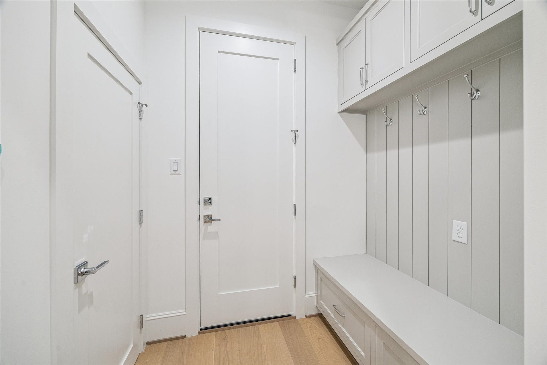 2514 Southgate Boulevard, Houston, TX 77030 Mud Room