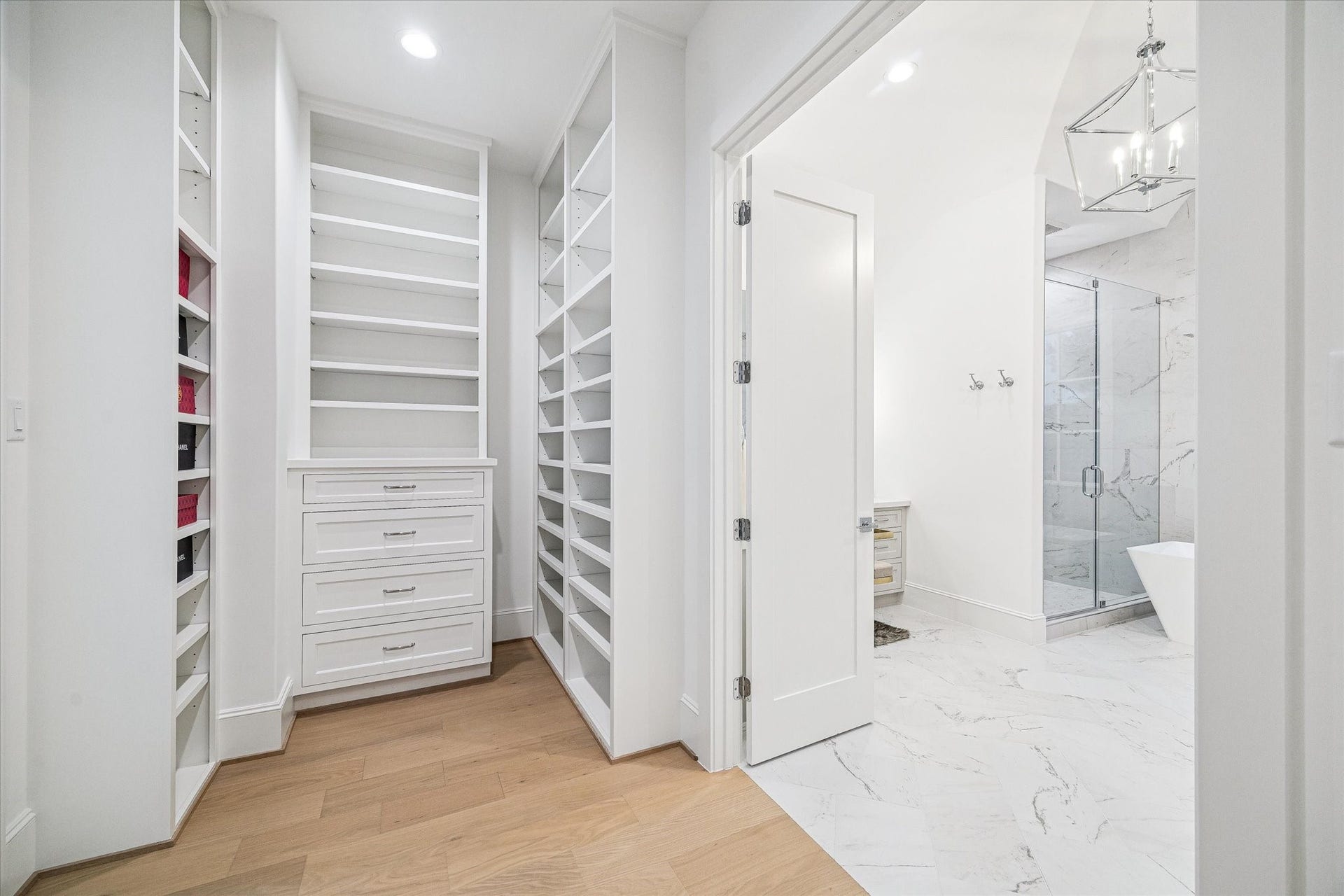 2514 Southgate Boulevard, Houston, TX 77030 Primary Closet