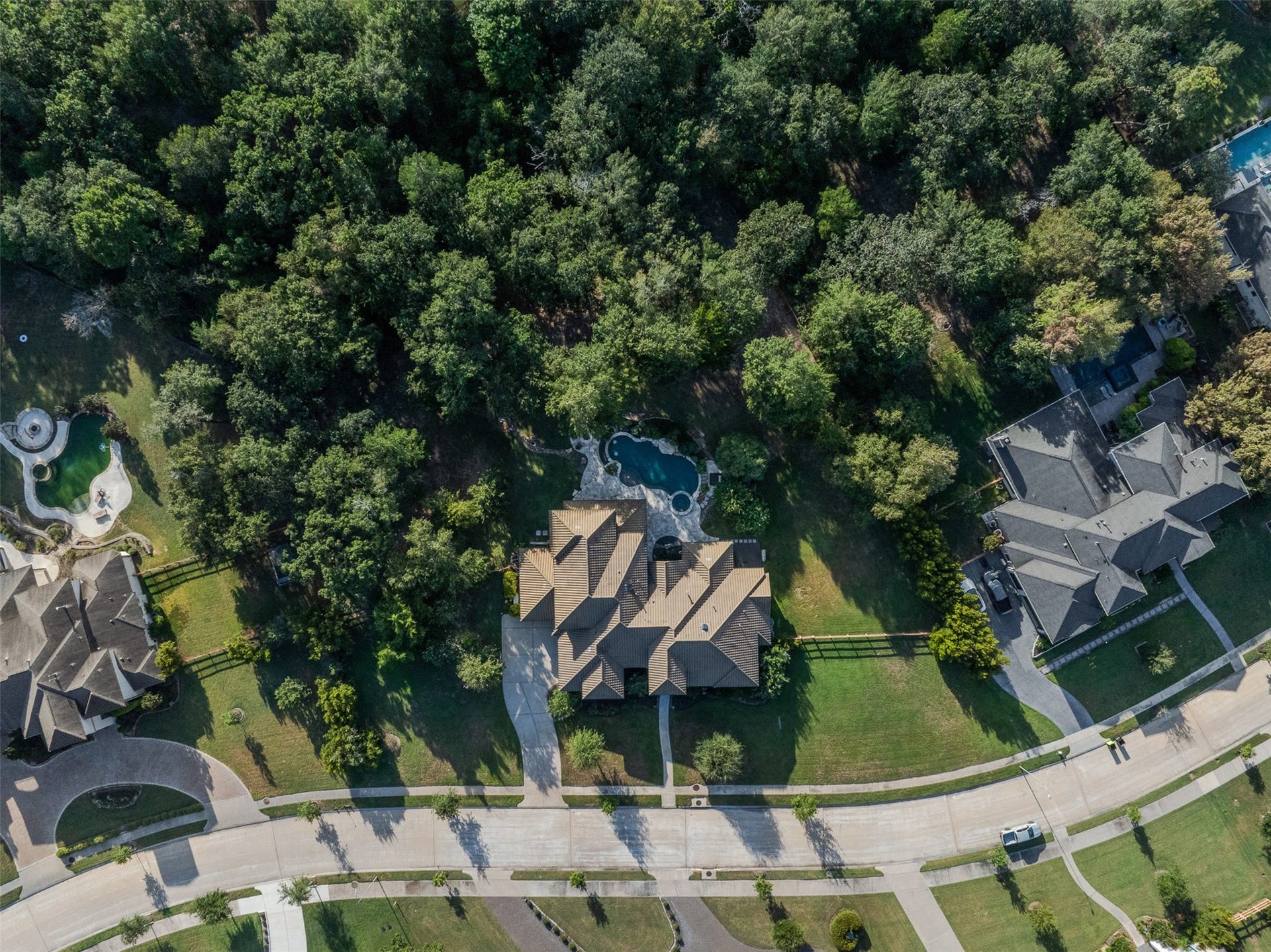 8603 Woods Hollow Trail, Fulshear, TX 77406 Aerial view represents the width of this property which is one of the largest in Fulshear Run. No immediate back neighbors.