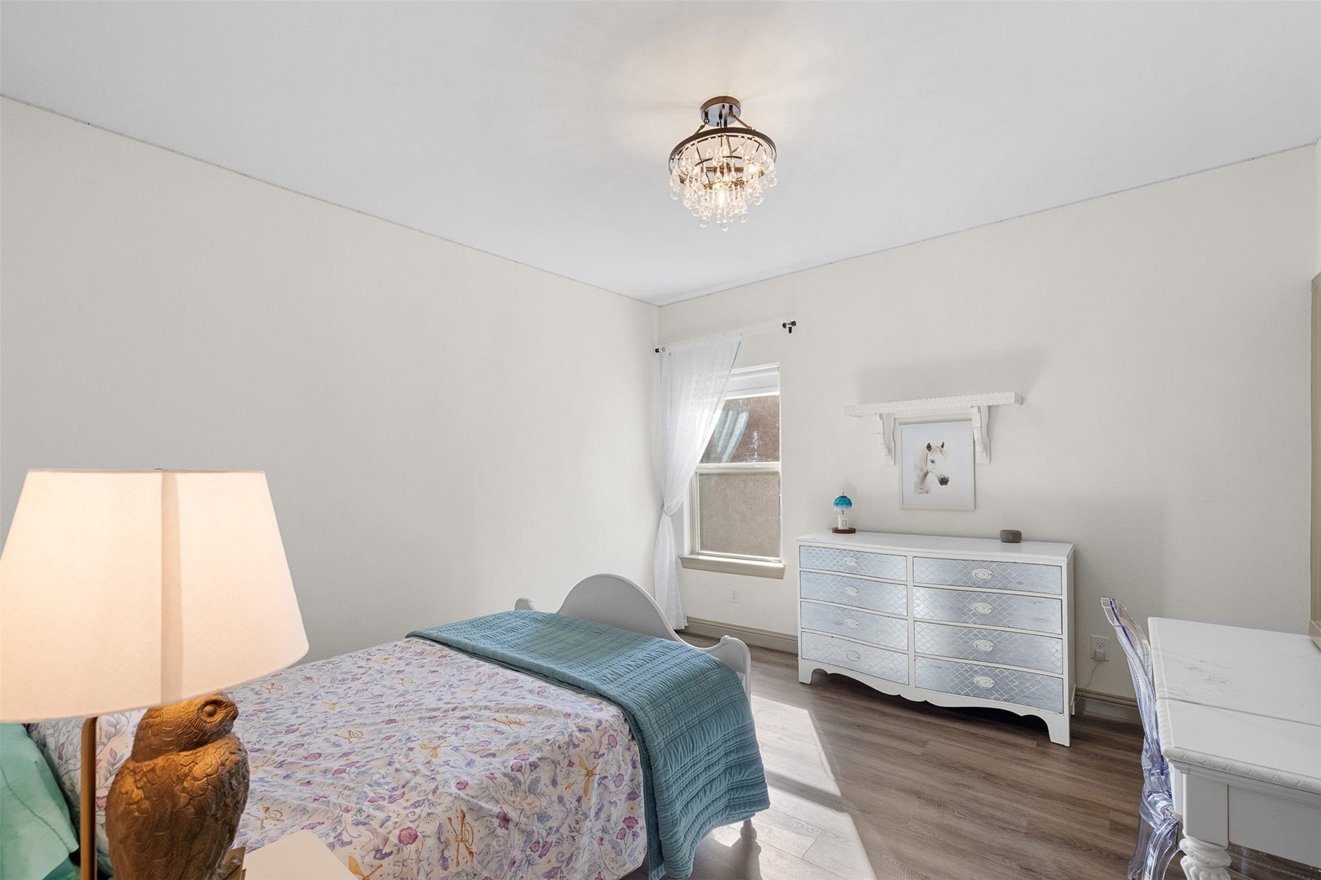 8603 Woods Hollow Trail, Fulshear, TX 77406 Third bedroom has an ensuite bath and walk in closet.