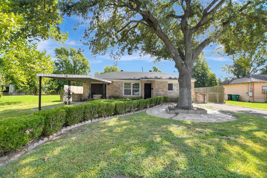 Property photo for 3910 Englewood Street, Houston, TX