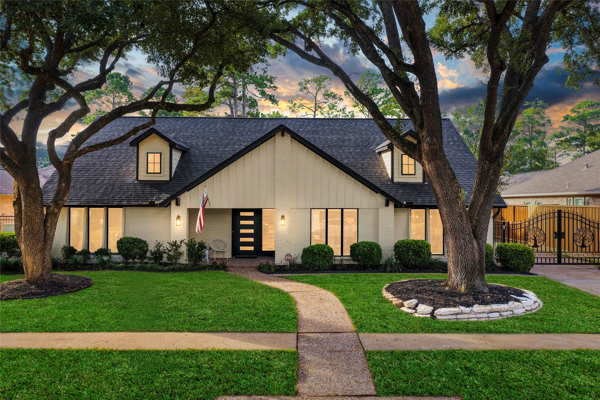 1123 Candlelight Lane, Houston, TX 77018 Beautiful Front Elevation