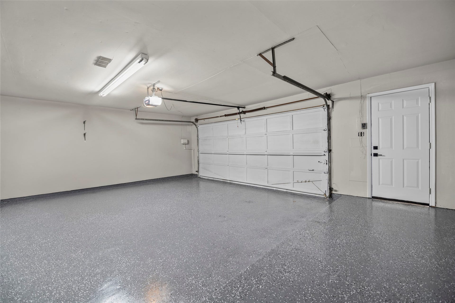 1123 Candlelight Lane, Houston, TX 77018 New epoxy floors in Garage
