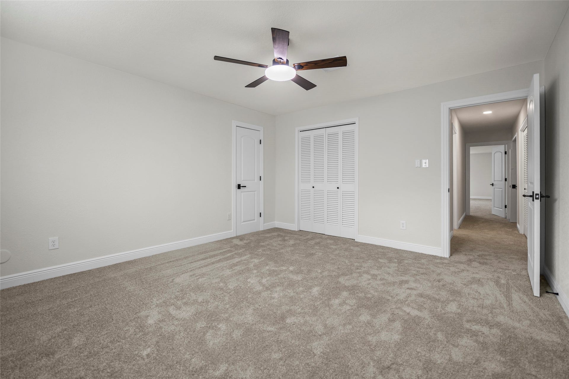 1123 Candlelight Lane, Houston, TX 77018 3rd Bedroom - 2nd floor