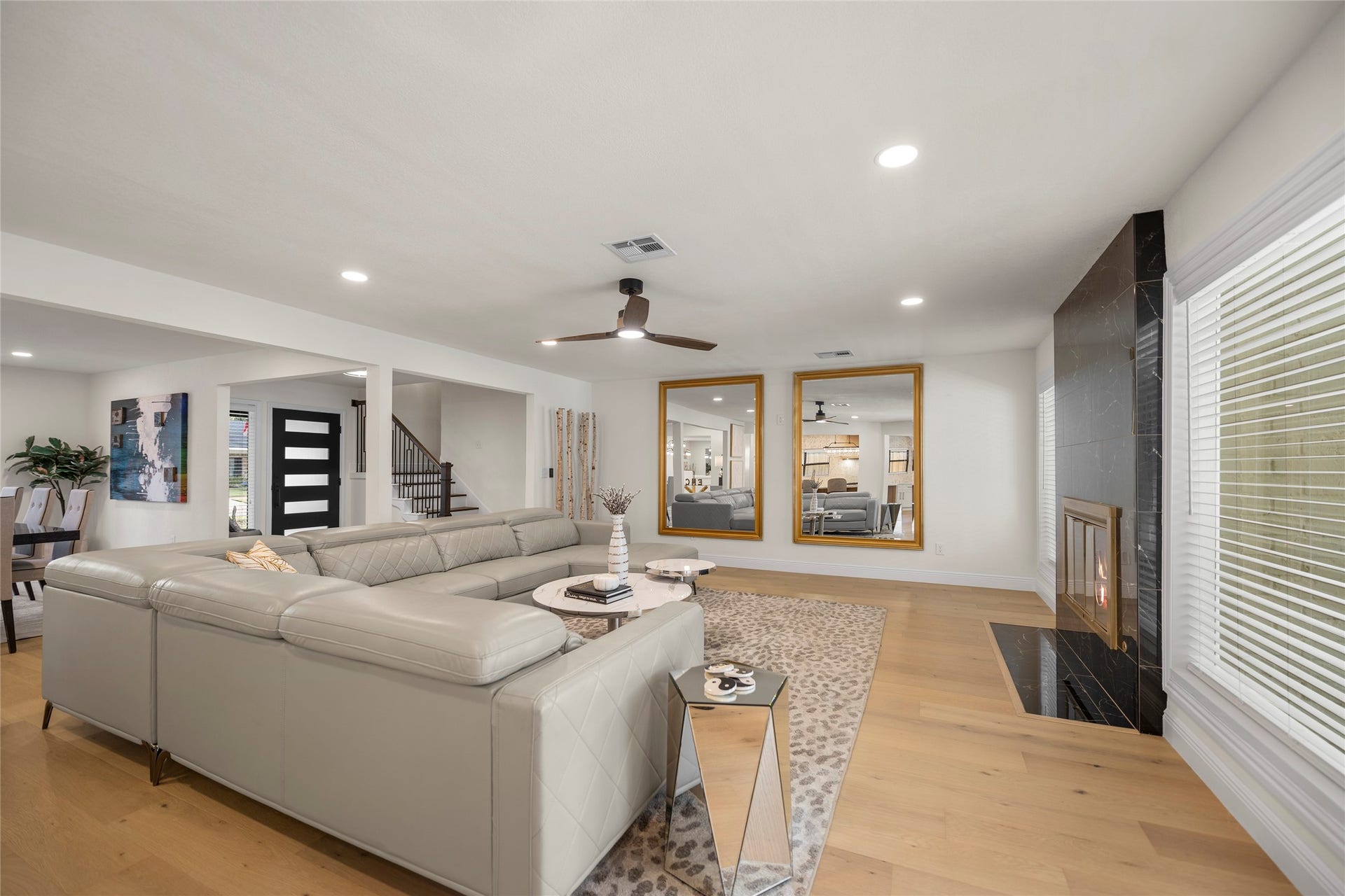 1123 Candlelight Lane, Houston, TX 77018 Family Room