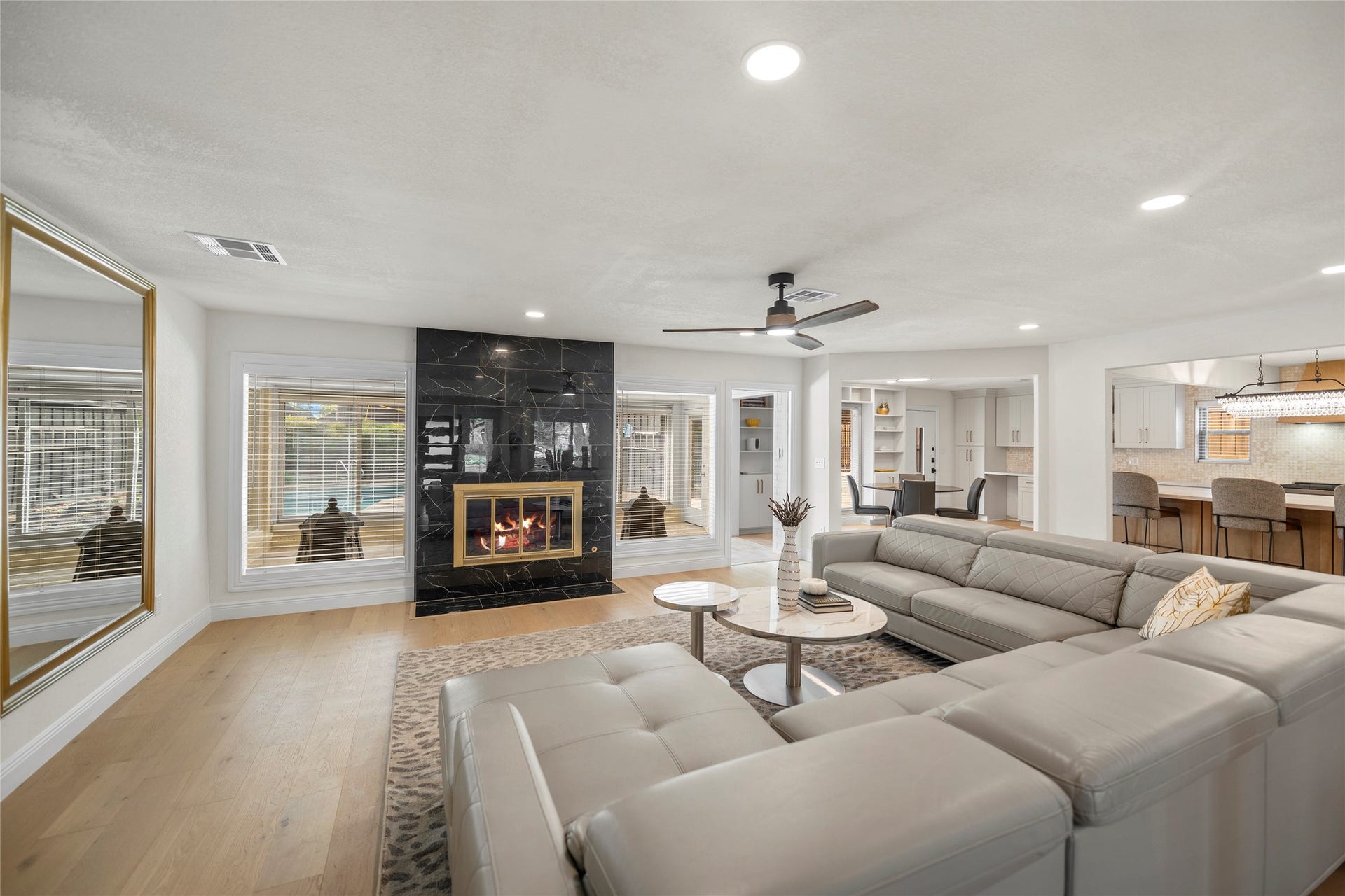 1123 Candlelight Lane, Houston, TX 77018 Family Room