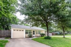 Property photo for 902 W 42nd Street, Houston, TX