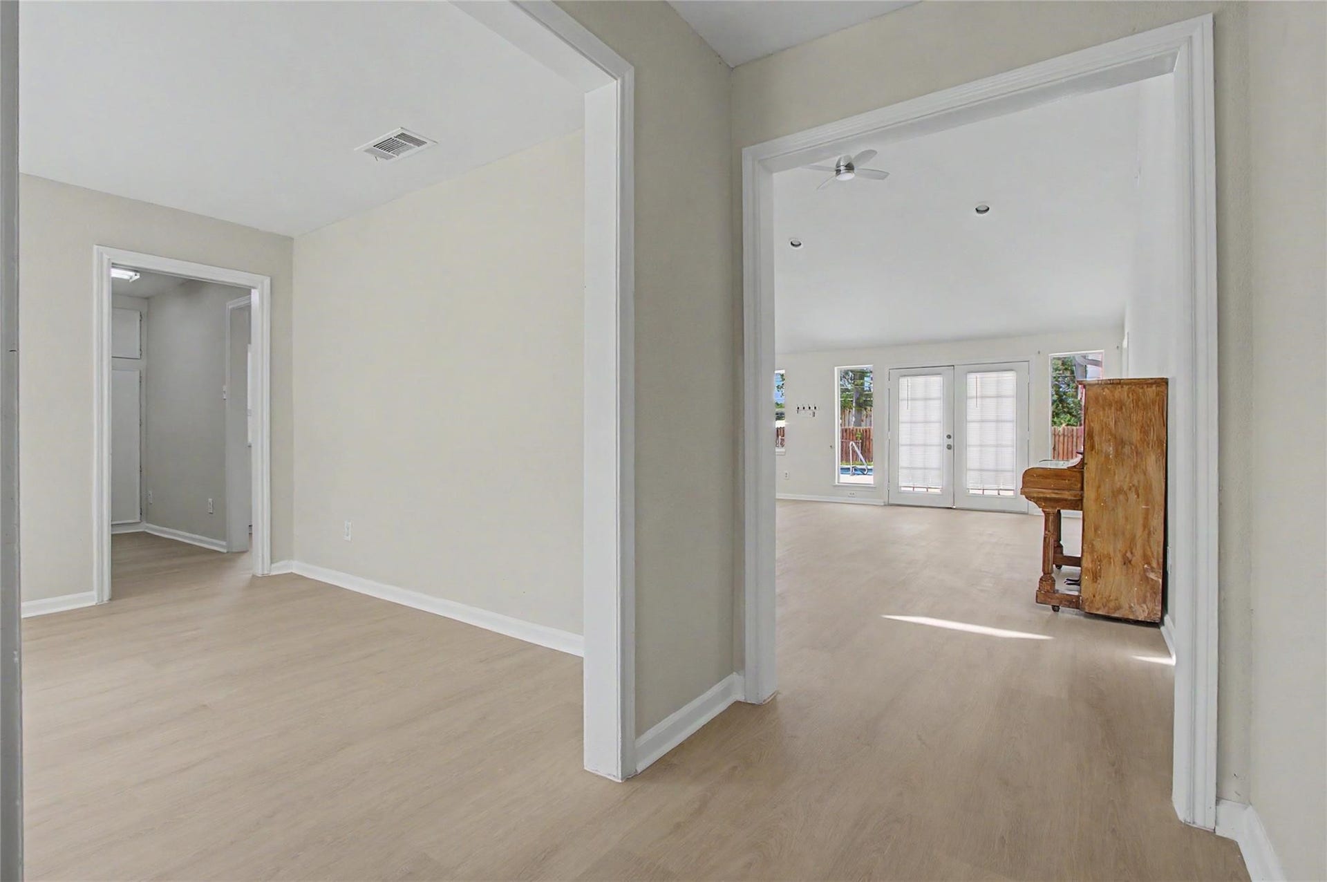414 N Pecan Dr, Tomball, TX 77375 Dining room, entry hallway