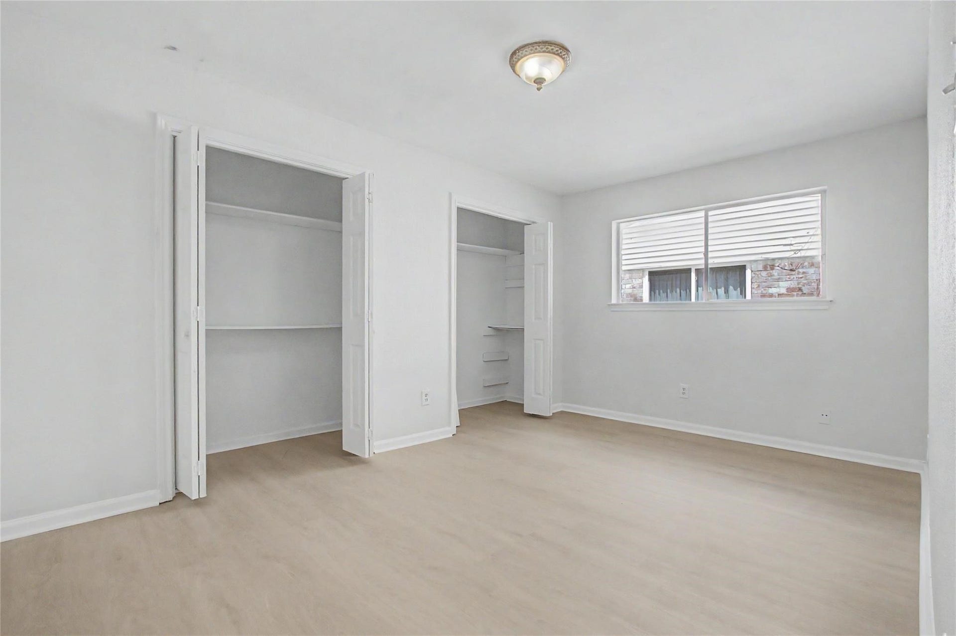 414 N Pecan Dr, Tomball, TX 77375 Second bedroom