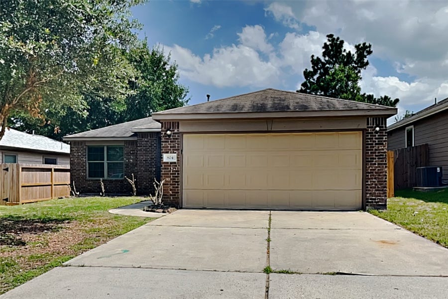 Property photo for 804 Lovebug Lane, Conroe, TX