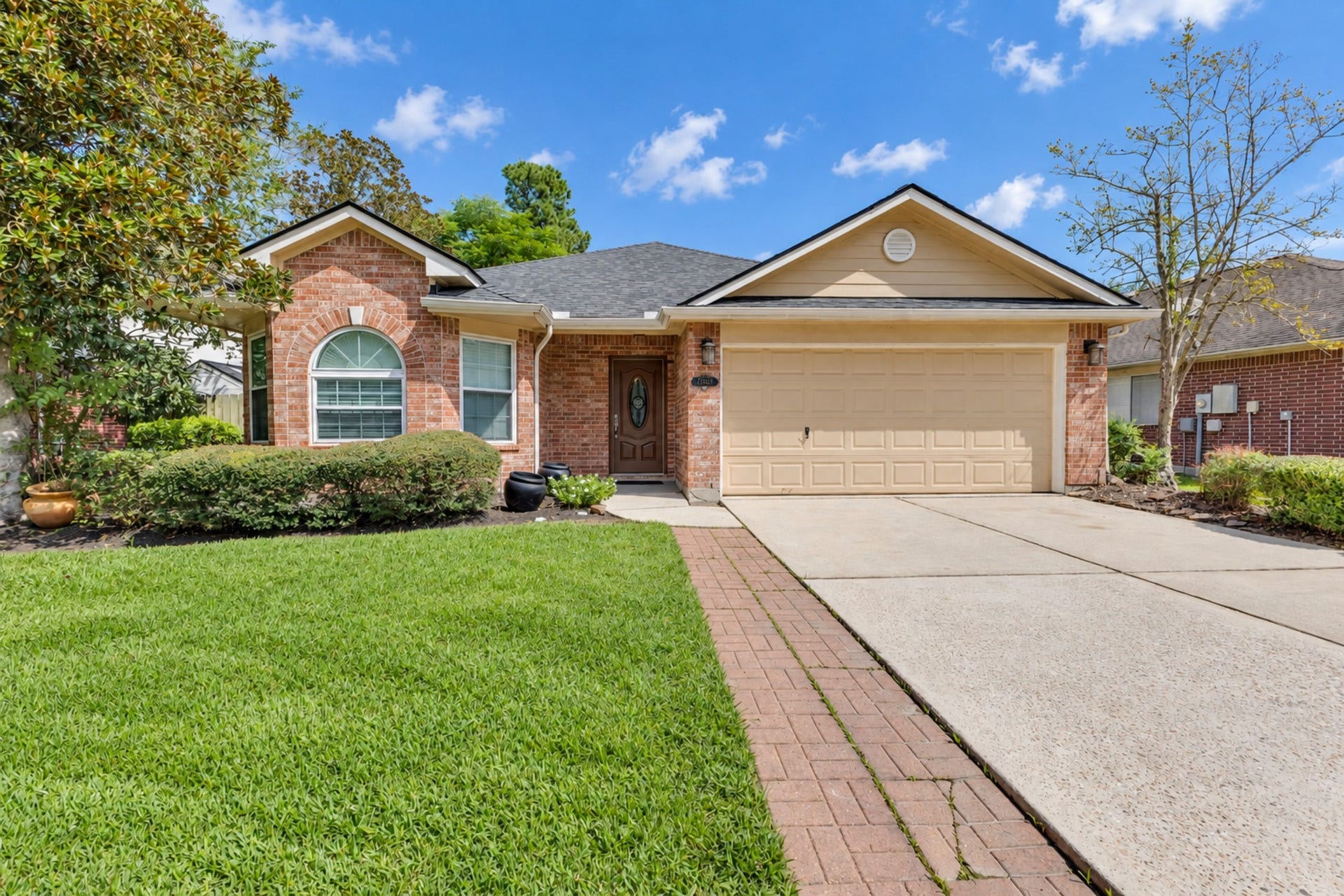 21808 Whispering Forest Drive, Kingwood, TX 77339