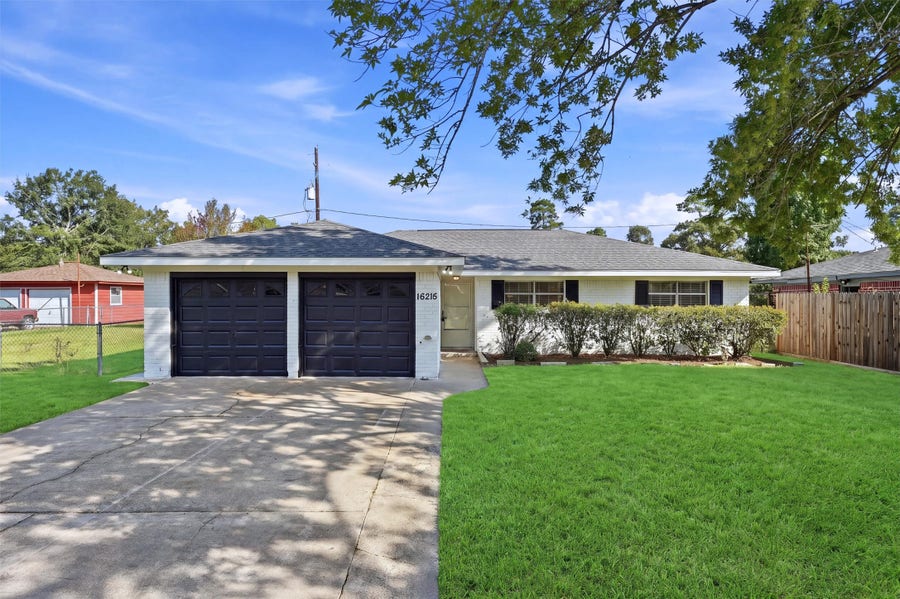 Property photo for 16215 Dunman Lane, Houston, TX