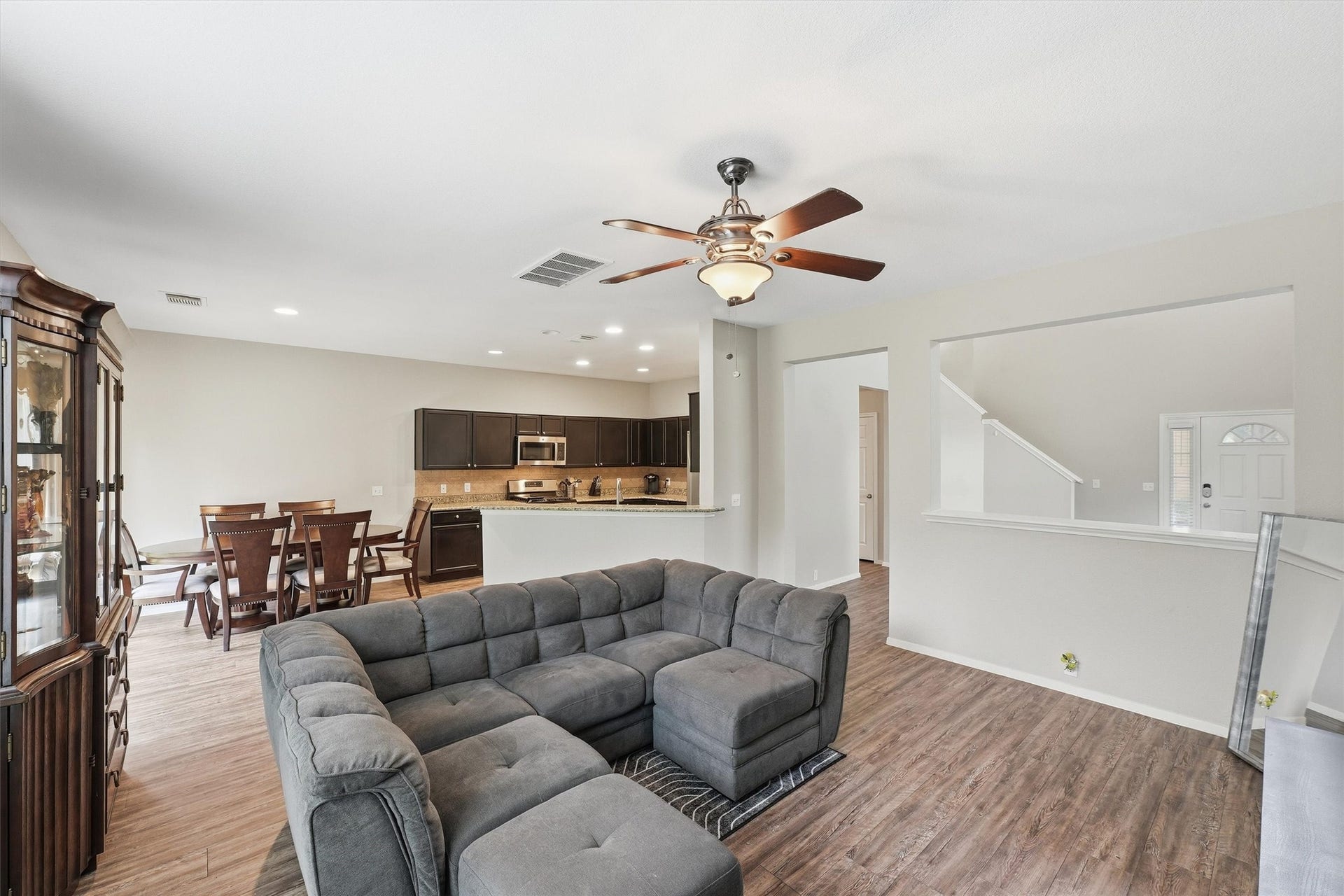 2903 Edgewick Elm Street, Fresno, TX 77545 2903 Edgewick Elm Street, Fresno, TX 77545