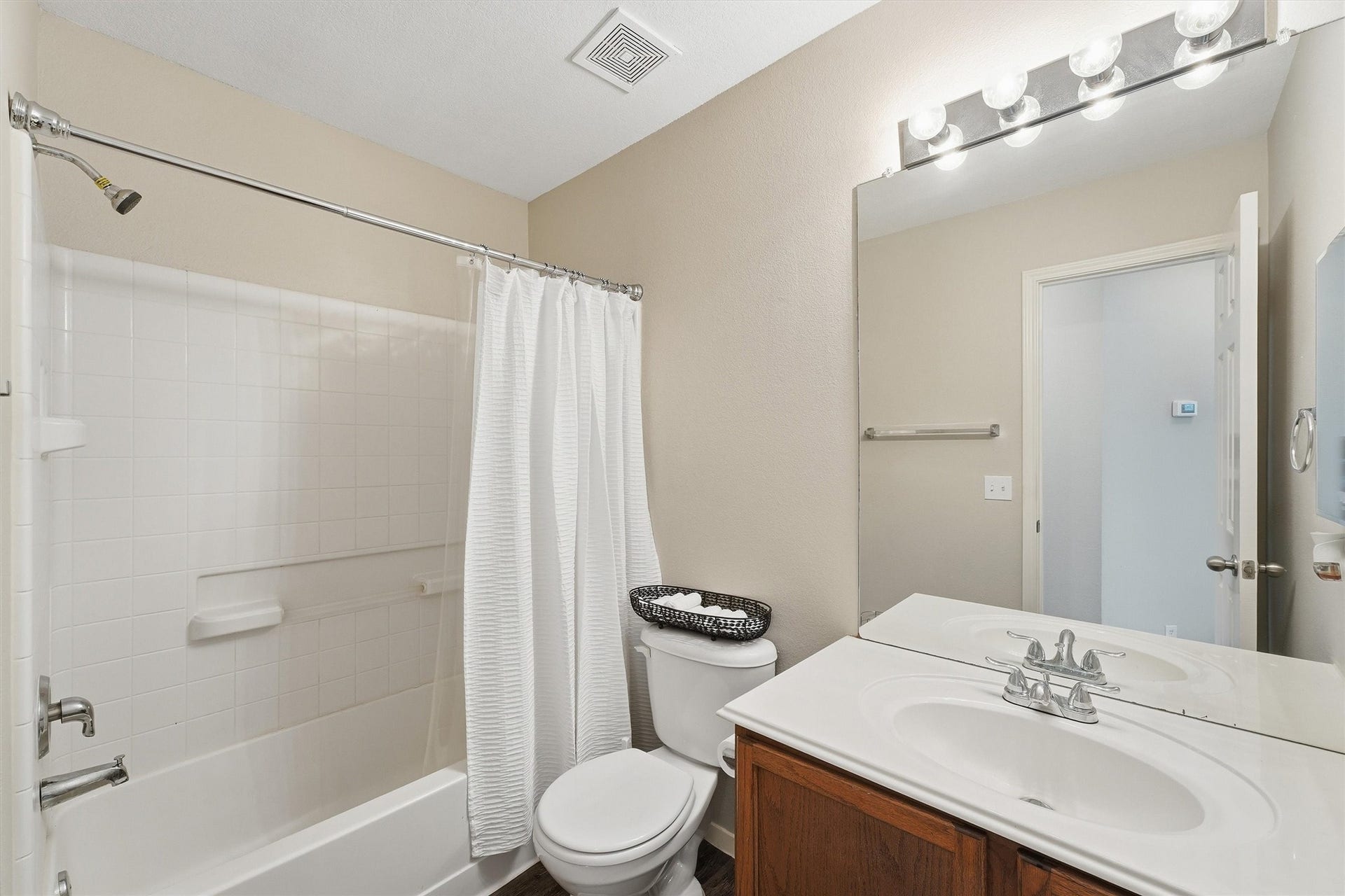 2903 Edgewick Elm Street, Fresno, TX 77545 2903 Edgewick Elm Street, Fresno, TX 77545