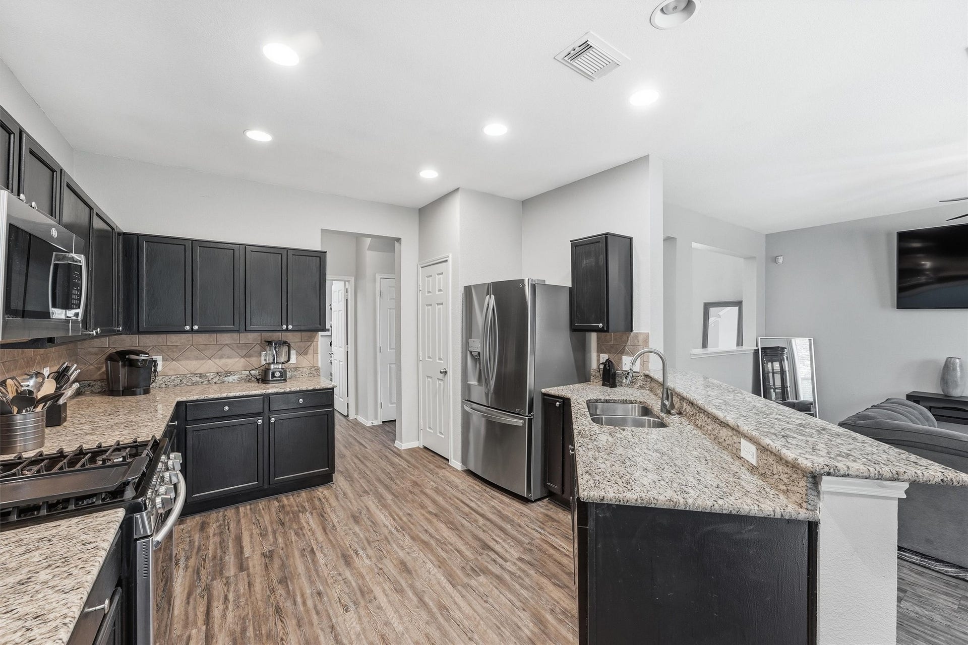 2903 Edgewick Elm Street, Fresno, TX 77545 2903 Edgewick Elm Street, Fresno, TX 77545