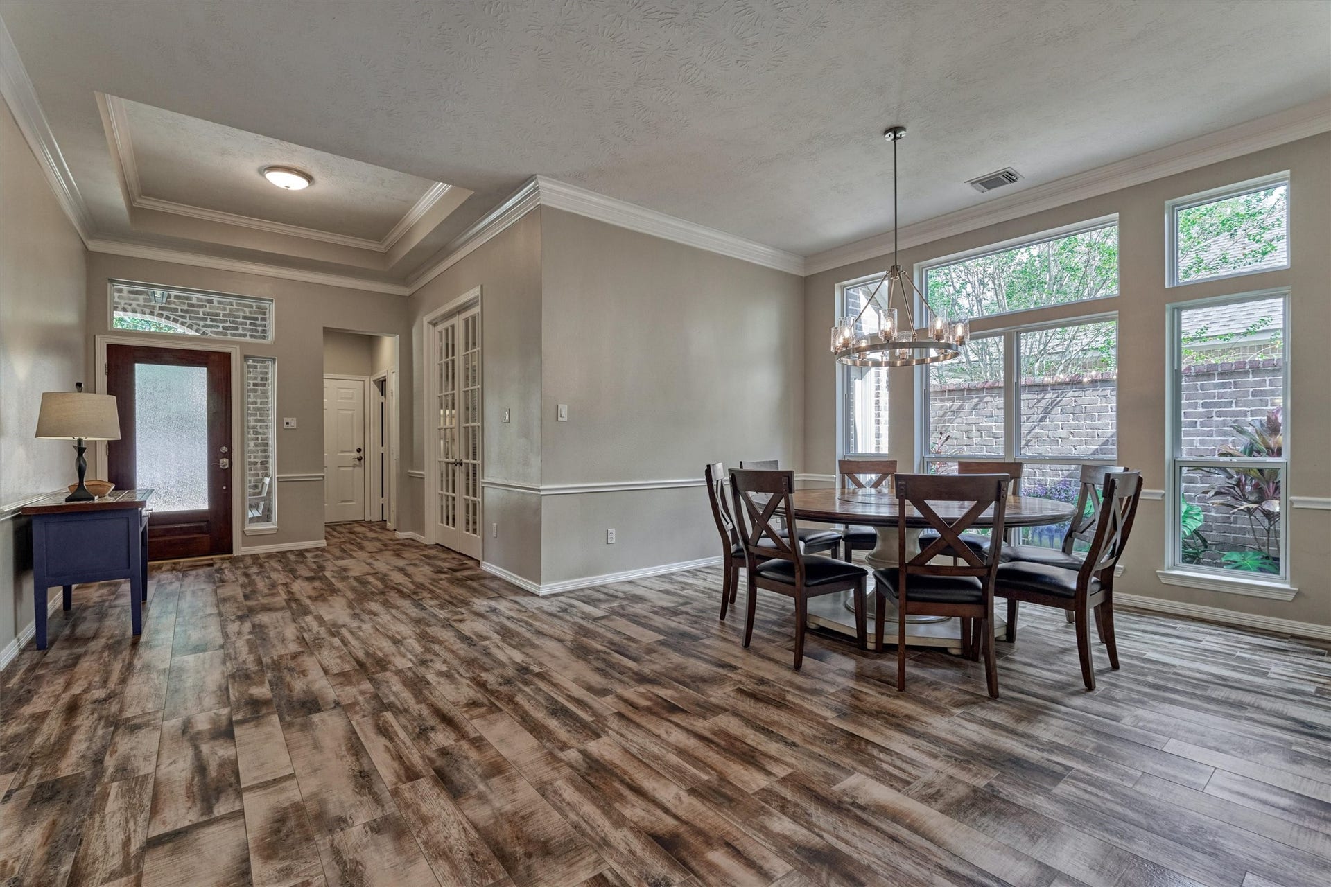 31 E Palmer Bend, The Woodlands, TX 77381 31 E Palmer Bend, The Woodlands, TX 77381