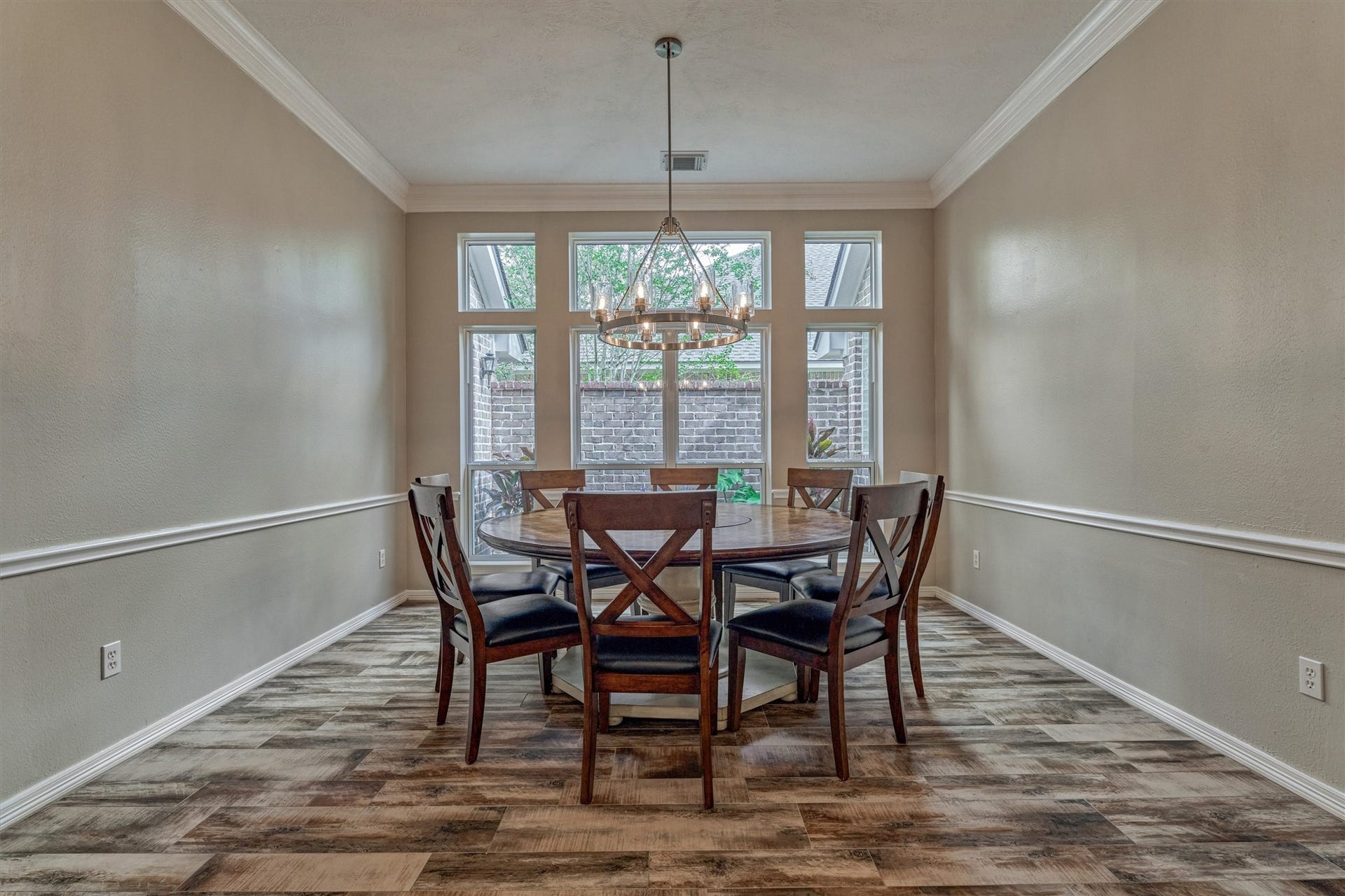 31 E Palmer Bend, The Woodlands, TX 77381 31 E Palmer Bend, The Woodlands, TX 77381