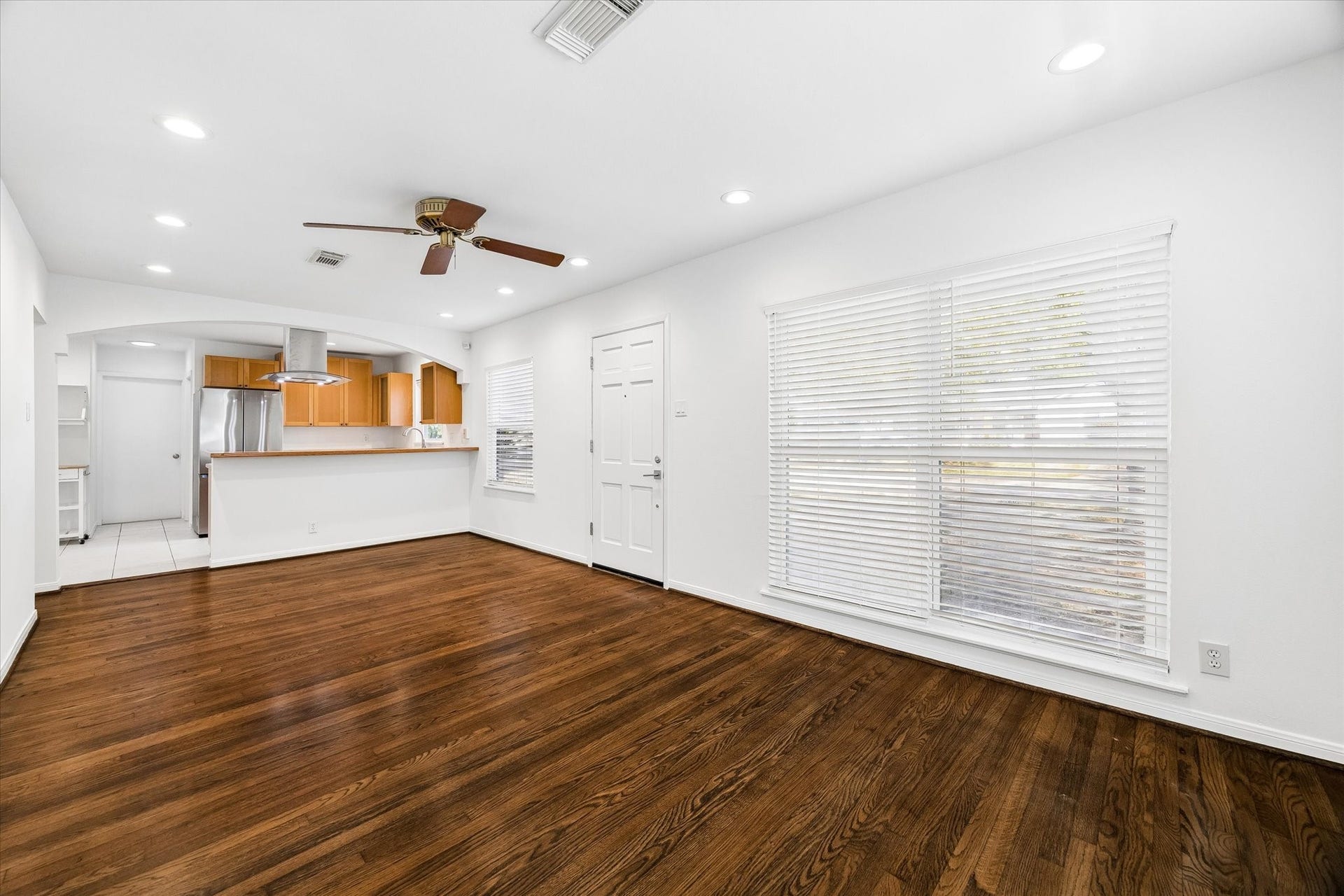 1847 Libbey - Living Room
