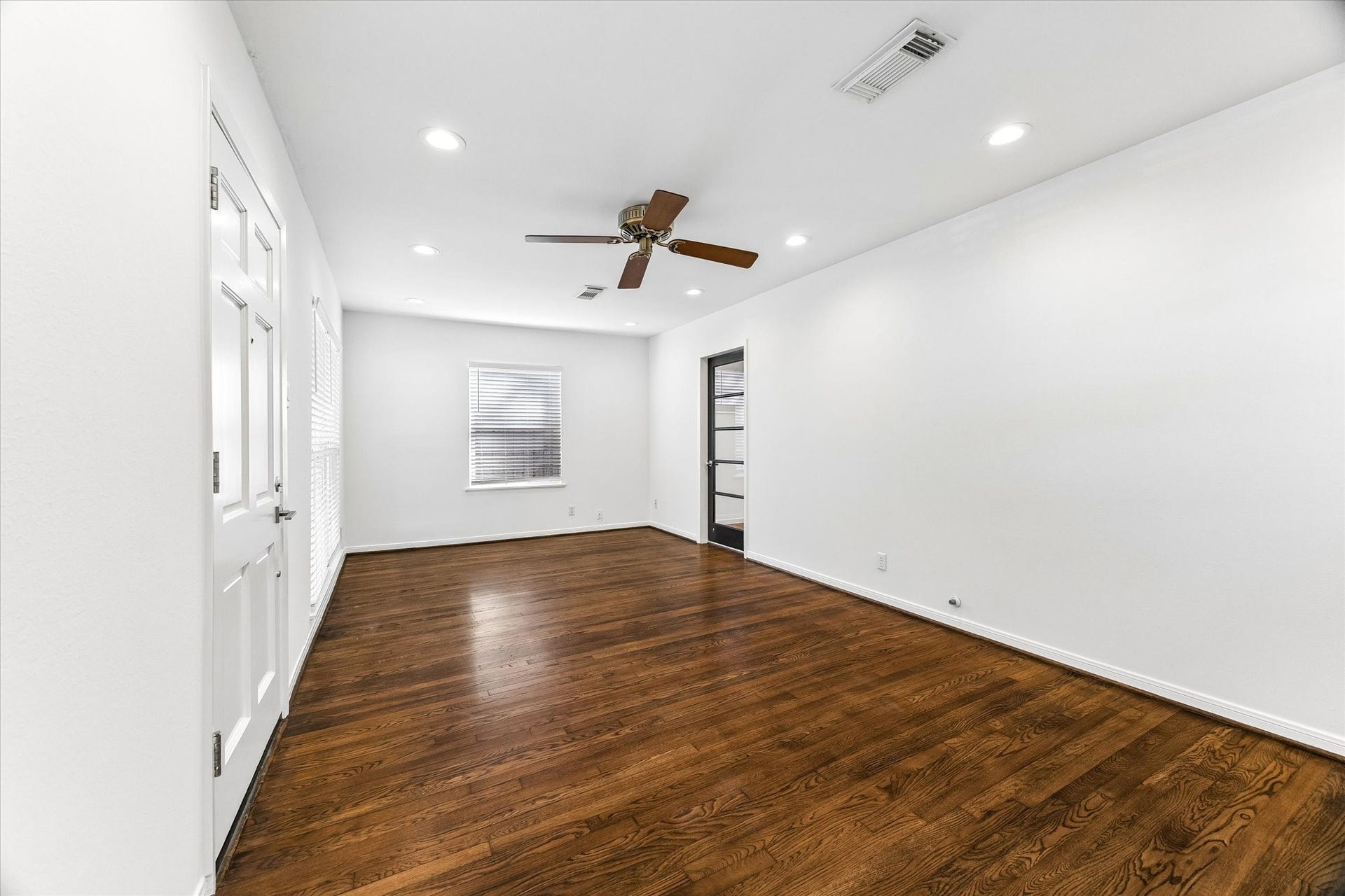 1847 Libbey - Living Room