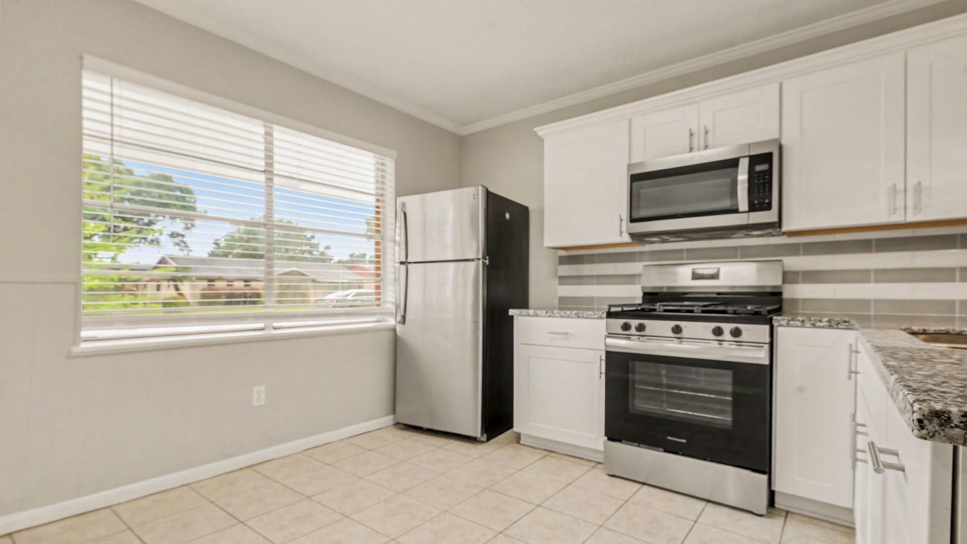 2329 Pickerton Drive, Deer Park, TX 77536 2329 Pickerton Drive, Deer Park, TX 77536