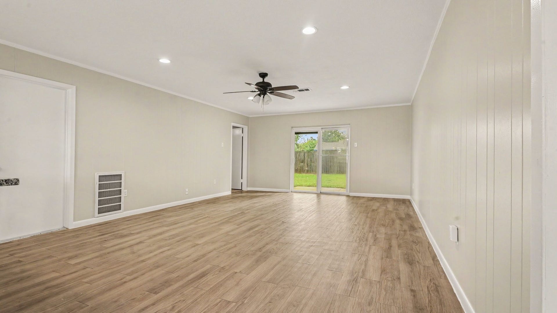 2329 Pickerton Drive, Deer Park, TX 77536 2329 Pickerton Drive, Deer Park, TX 77536
