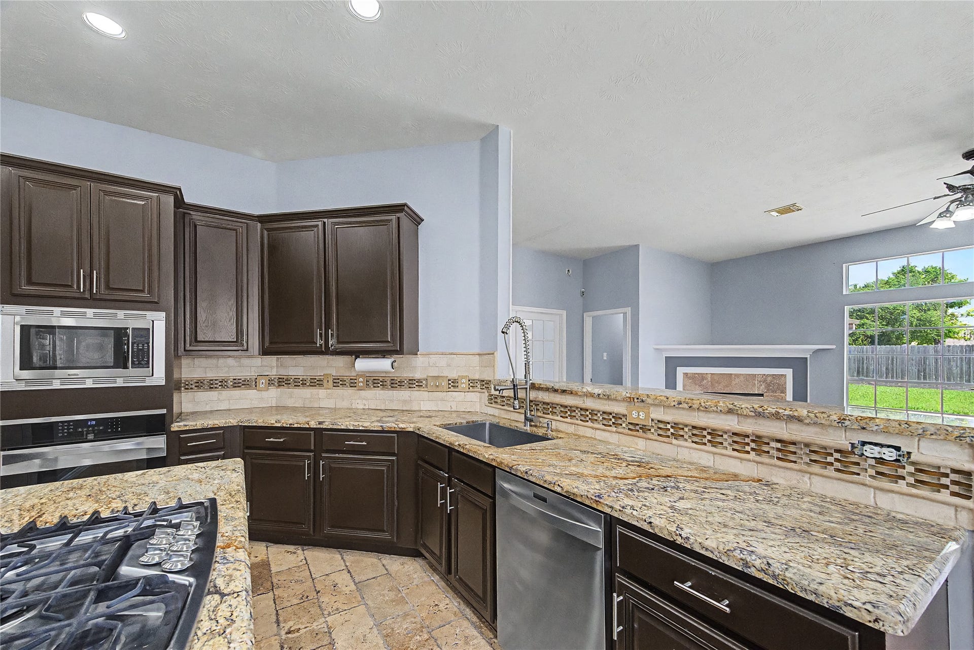 3615 Turtle Cove Drive, Pasadena, TX 77505 CHECKOUT THE EXOTIC GRANITE COUNTERS IN KITCHEN