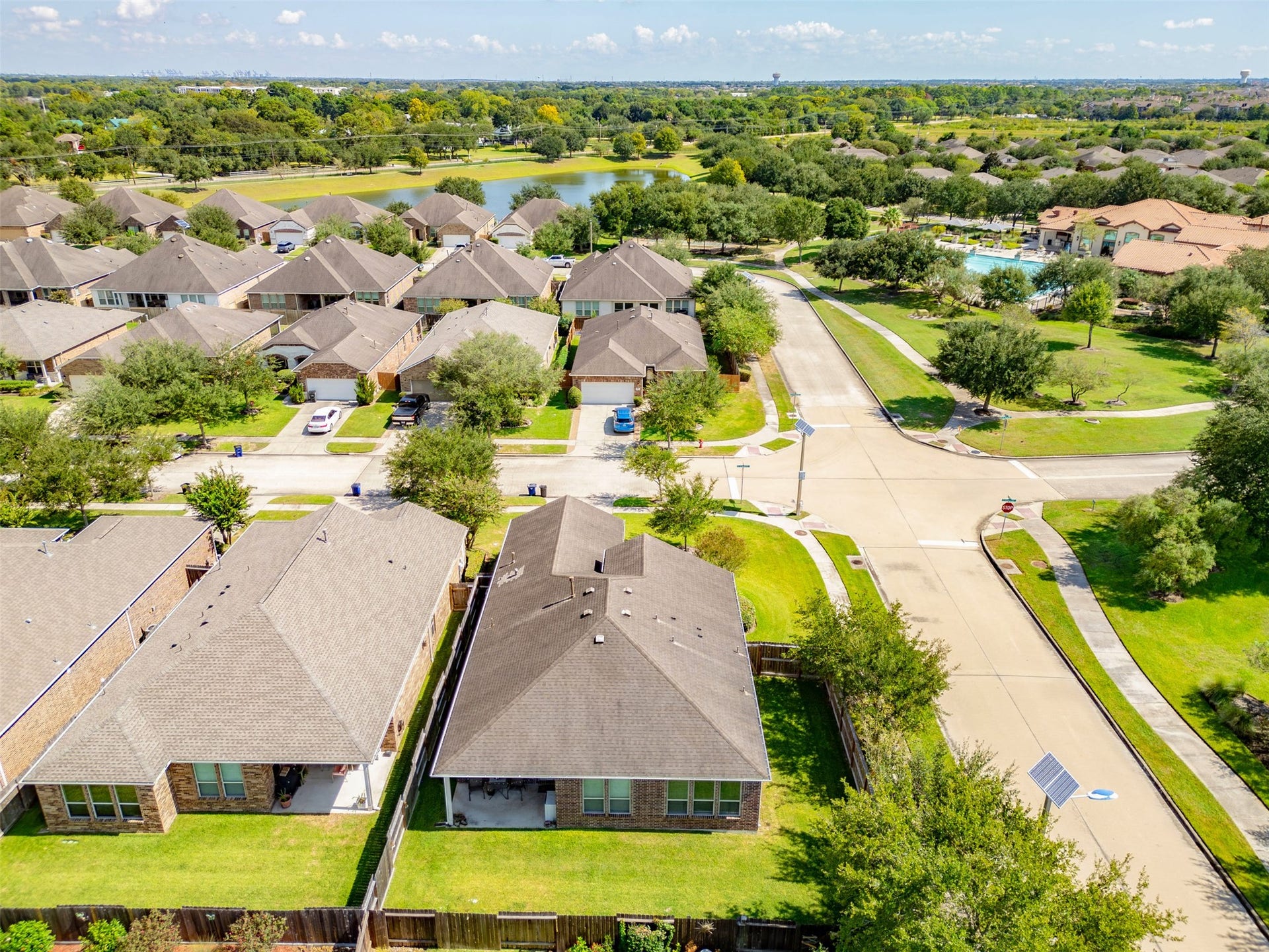 1546 Tuscan Village Drive, League City, TX 77573 1546 Tuscan Village Drive, League City, TX 77573