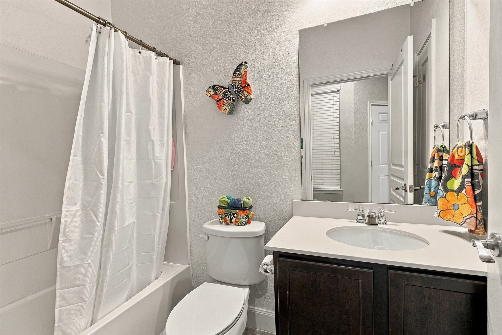 1546 Tuscan Village Drive, League City, TX 77573 1546 Tuscan Village Drive, League City, TX 77573