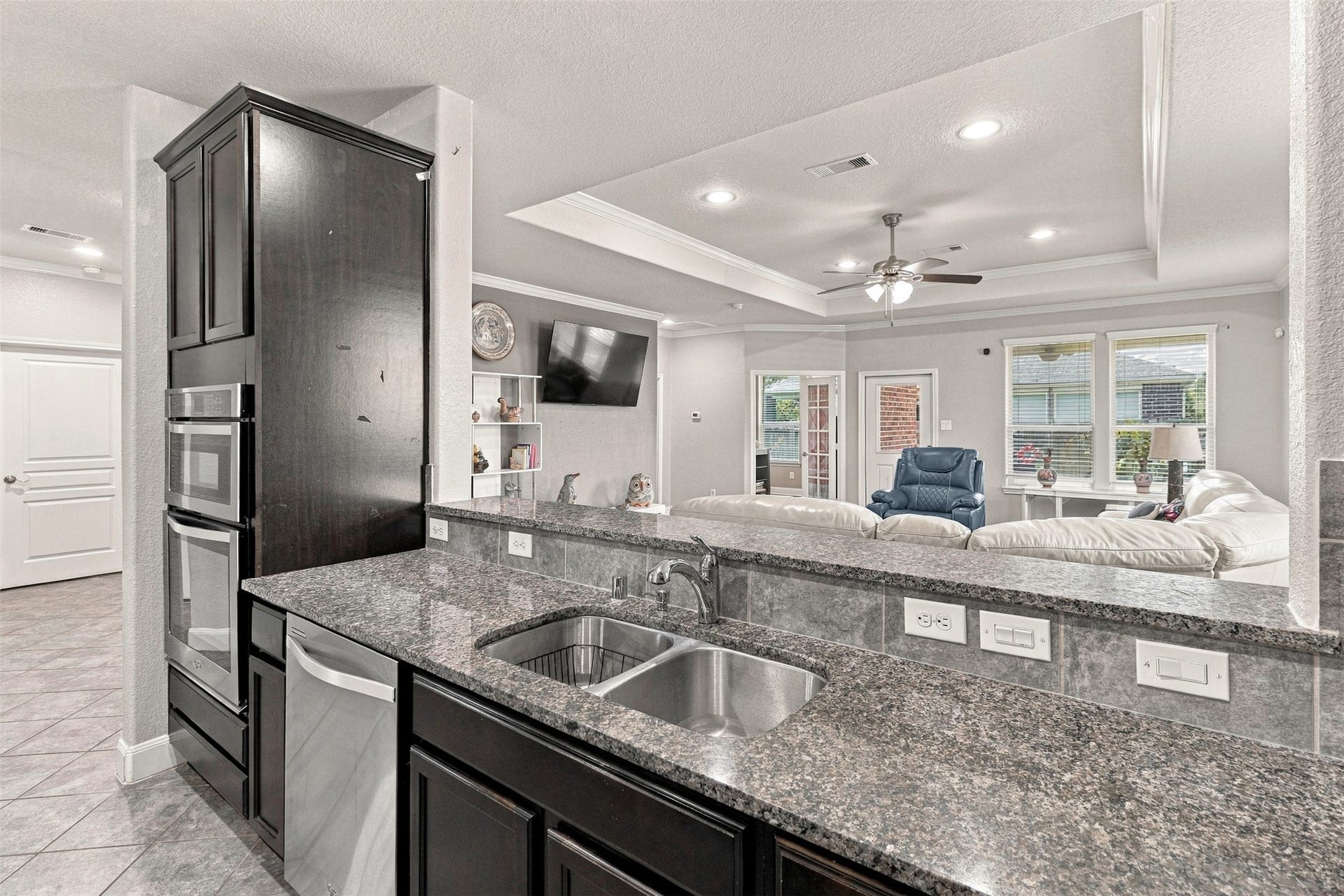 1546 Tuscan Village Drive, League City, TX 77573 1546 Tuscan Village Drive, League City, TX 77573