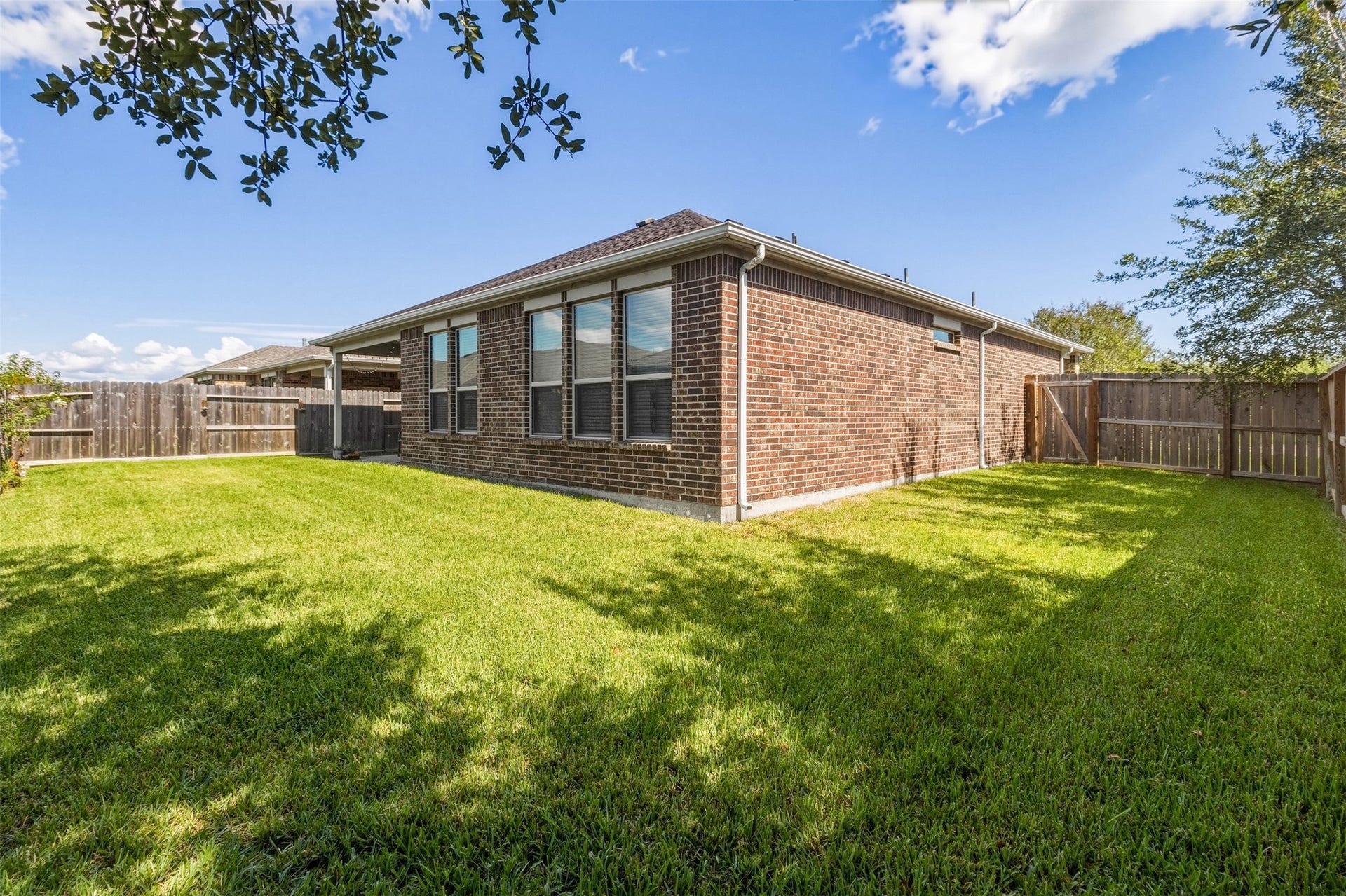 1546 Tuscan Village Drive, League City, TX 77573 1546 Tuscan Village Drive, League City, TX 77573
