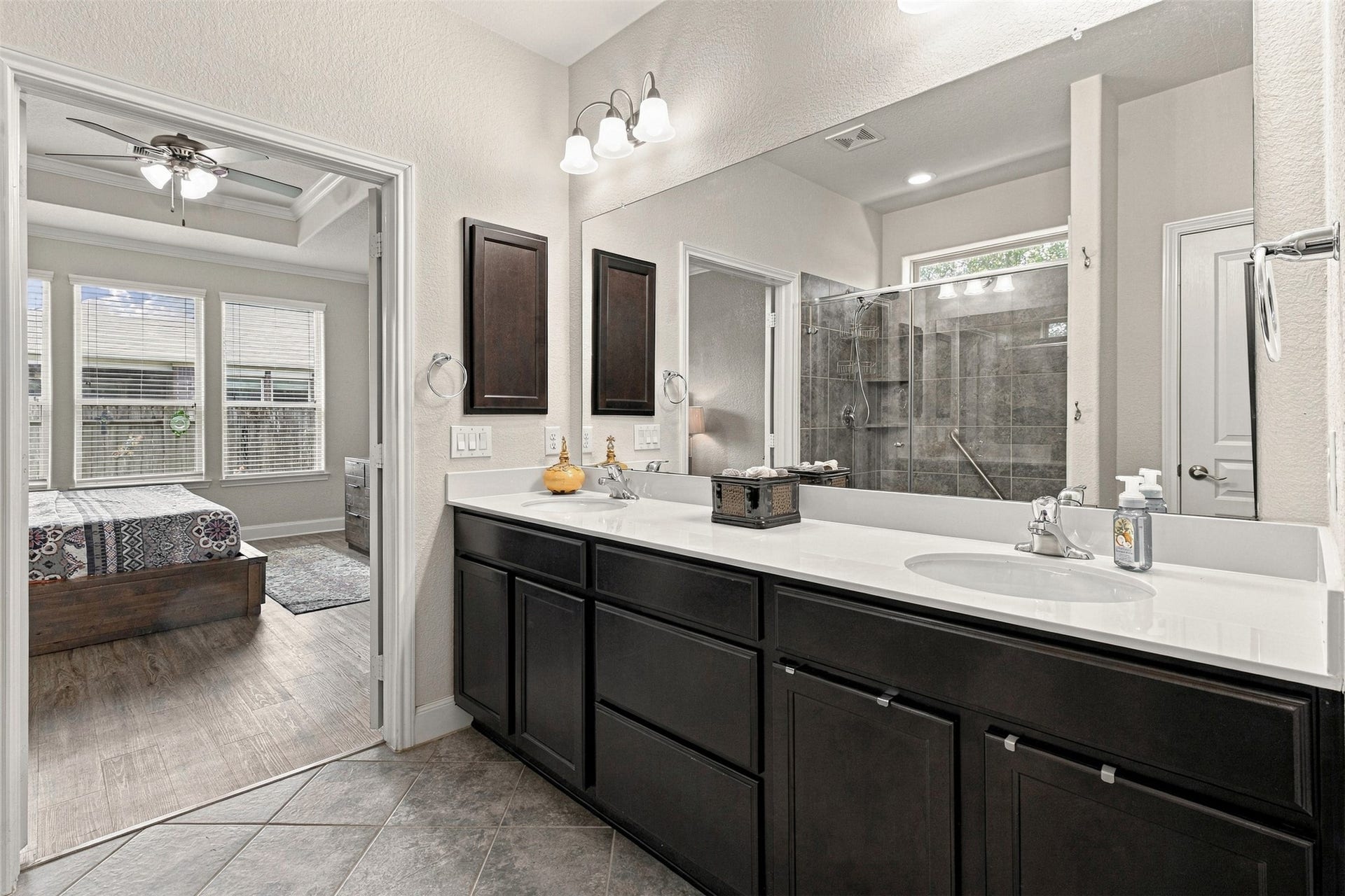 1546 Tuscan Village Drive, League City, TX 77573 1546 Tuscan Village Drive, League City, TX 77573