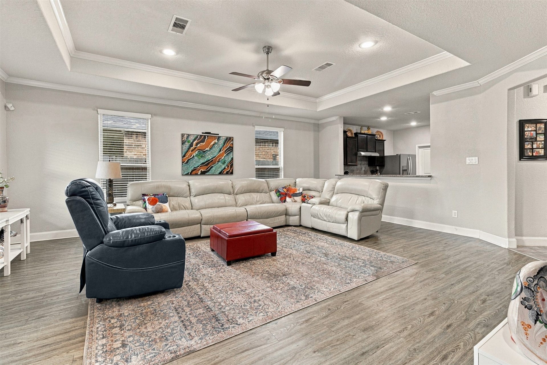 1546 Tuscan Village Drive, League City, TX 77573 1546 Tuscan Village Drive, League City, TX 77573