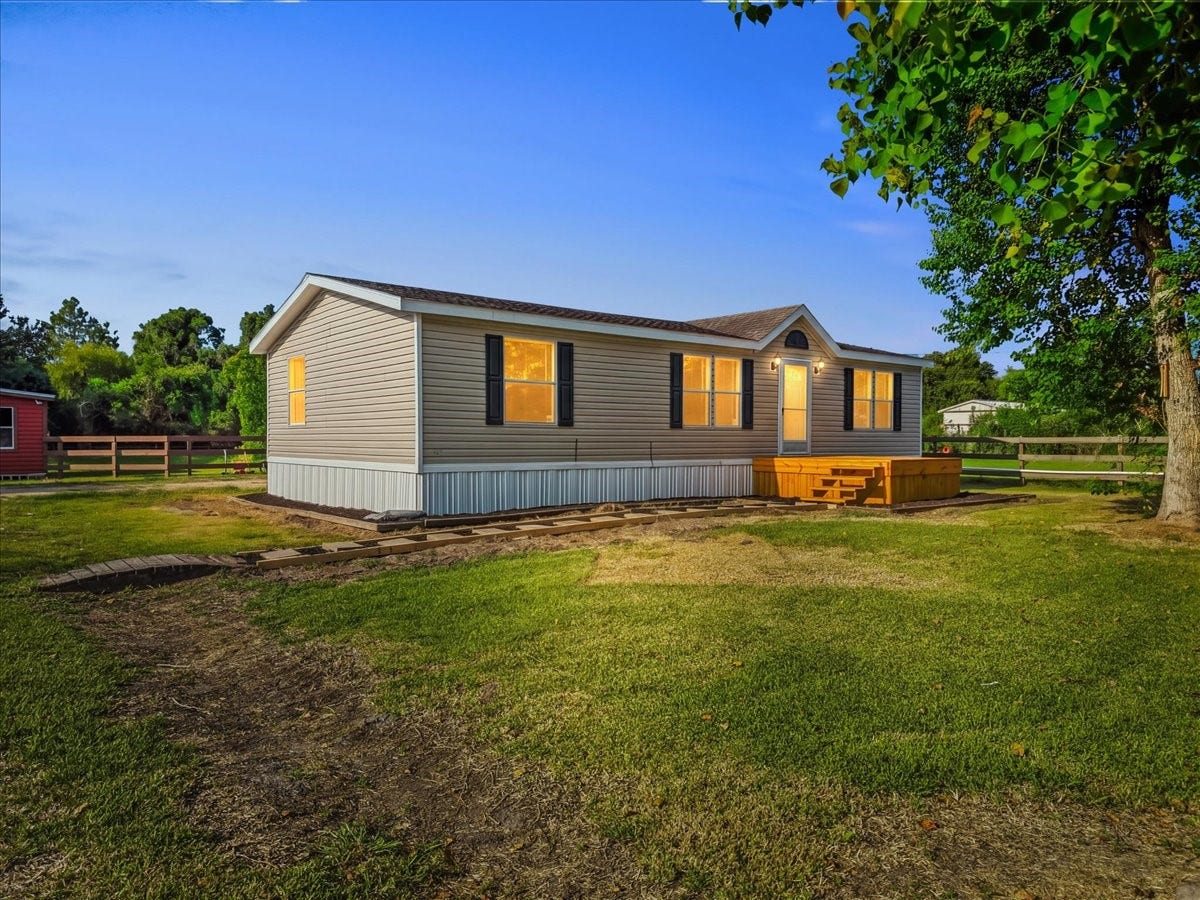 12717 33rd Street, Santa Fe, TX 77510 12717 33rd Street, Santa Fe, TX 77510
