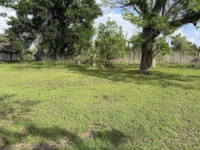 7103 Highway 36, Jones Creek, TX 77541