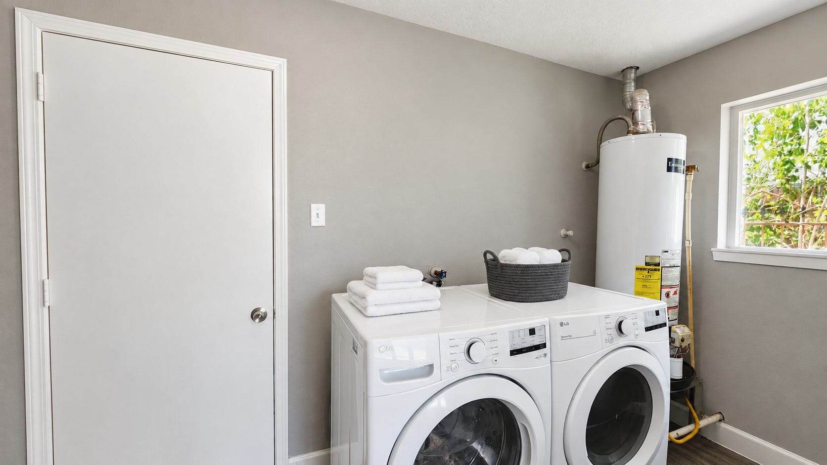 4126 Worrell Drive, Houston, TX 77045 *VIRTUALLY STAGED*