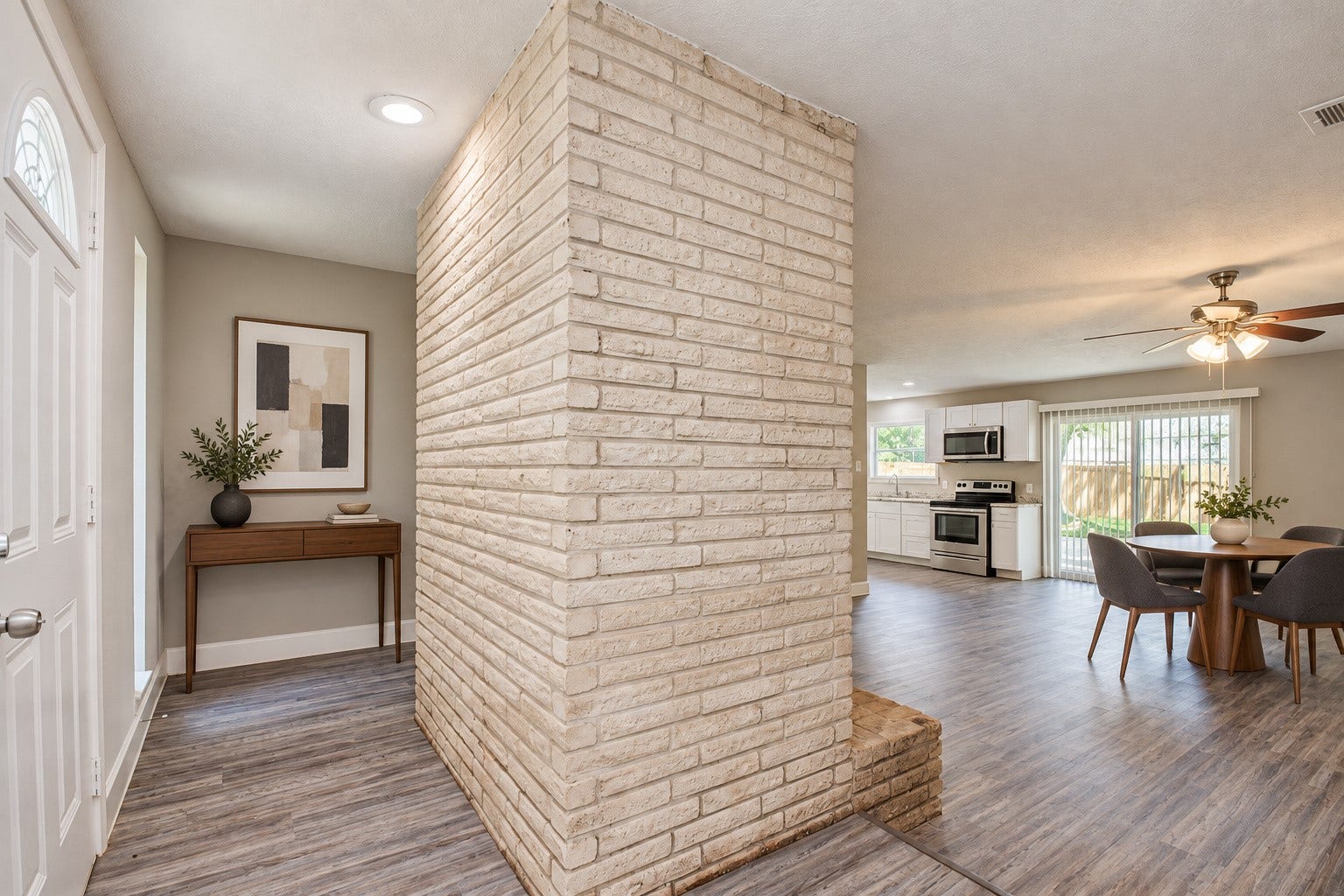 4126 Worrell Drive, Houston, TX 77045 *VIRTUALLY STAGED*