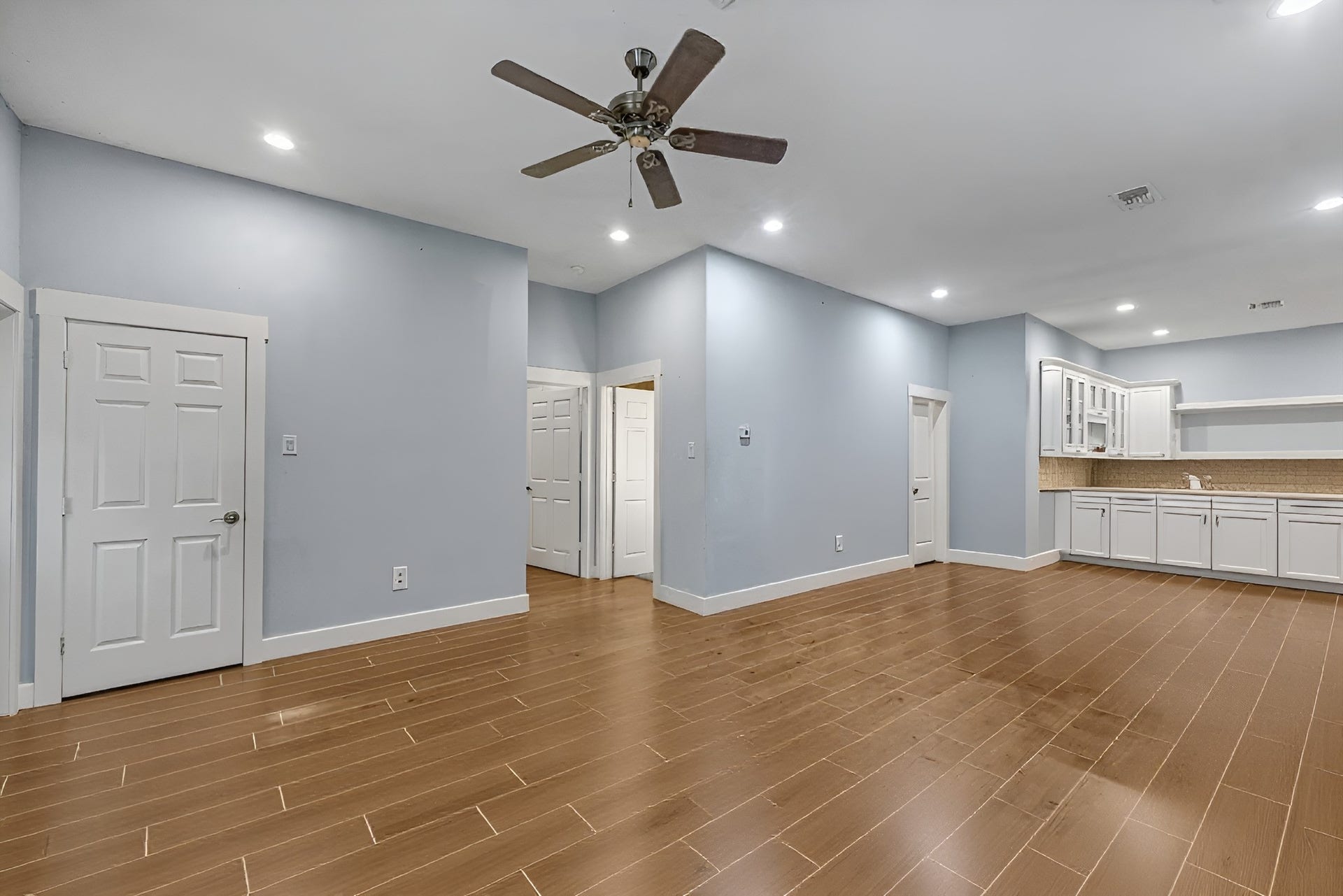 104 Apache Bend, Conroe, TX 77316 104 Apache Bend, Conroe, TX 77316