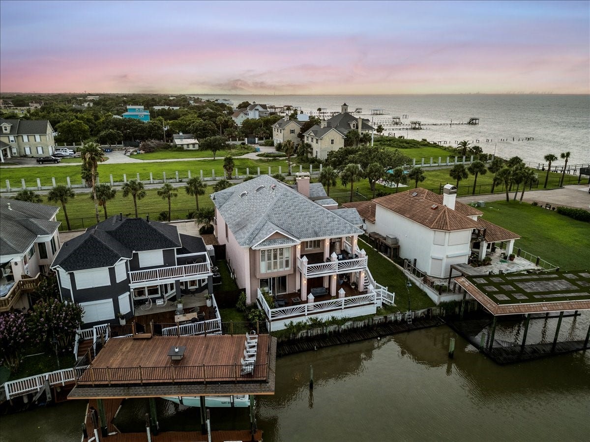 123 Port Street, San Leon, TX 77539 123 Port Street, San Leon, TX 77539