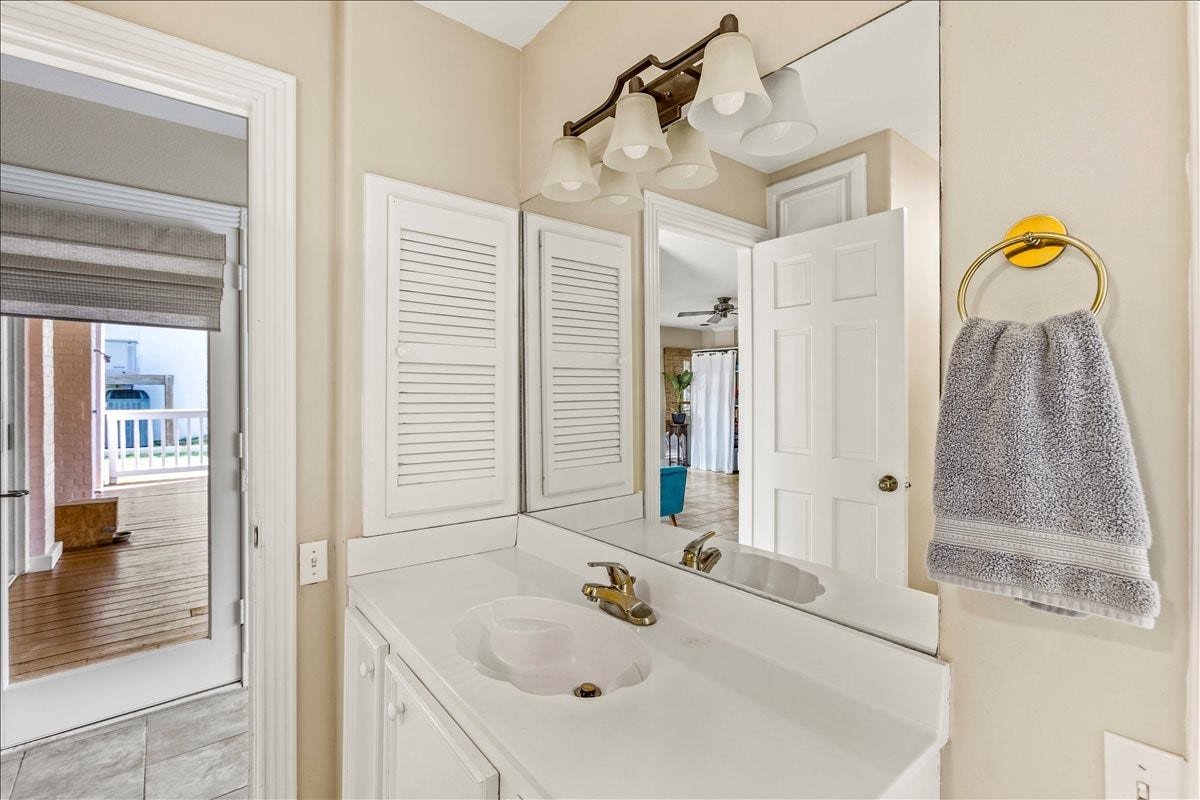 123 Port Street, San Leon, TX 77539 123 Port Street, San Leon, TX 77539