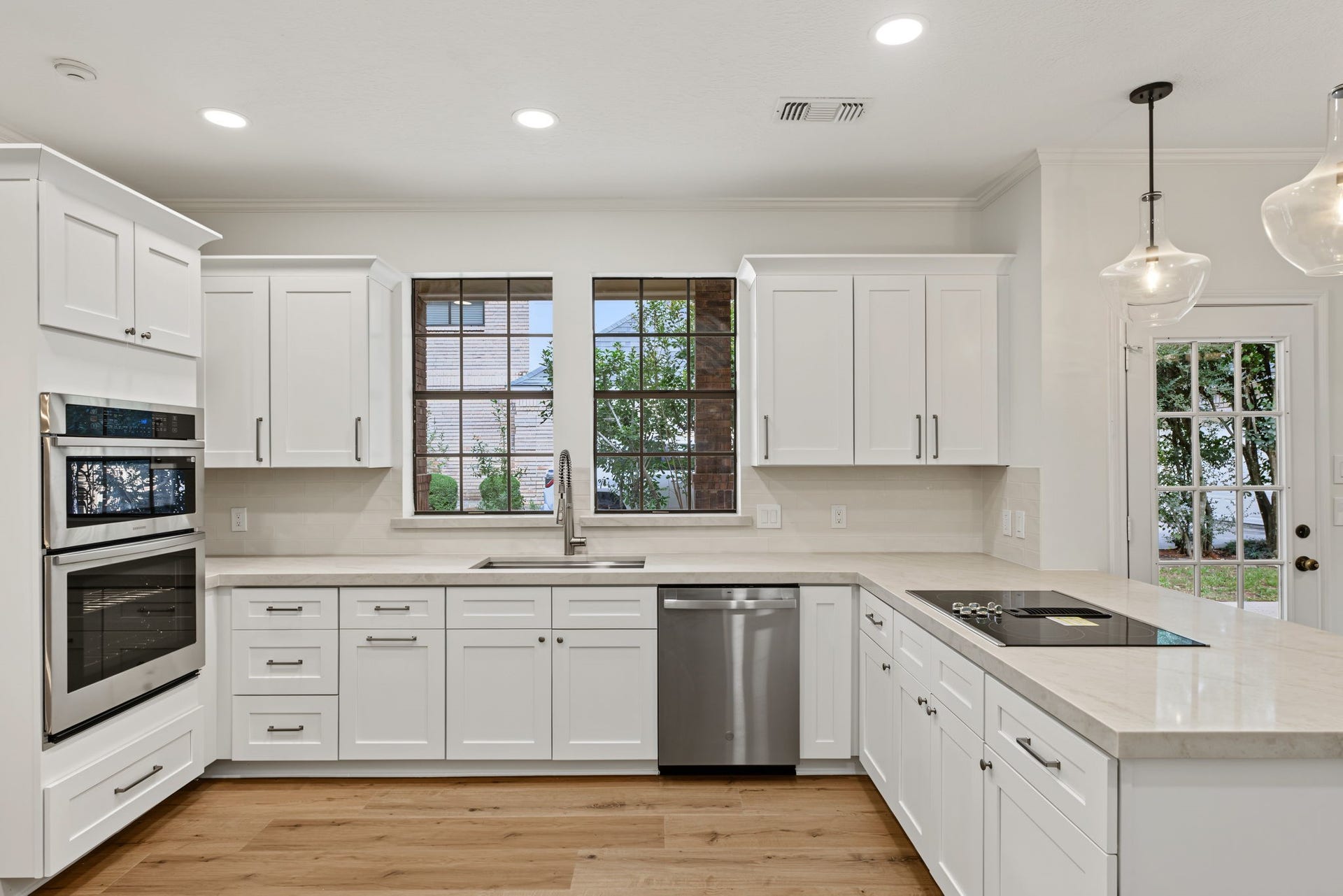 66 S Placid Hill Circle, The Woodlands, TX 77381 66 S Placid Hill Circle, The Woodlands, TX 77381