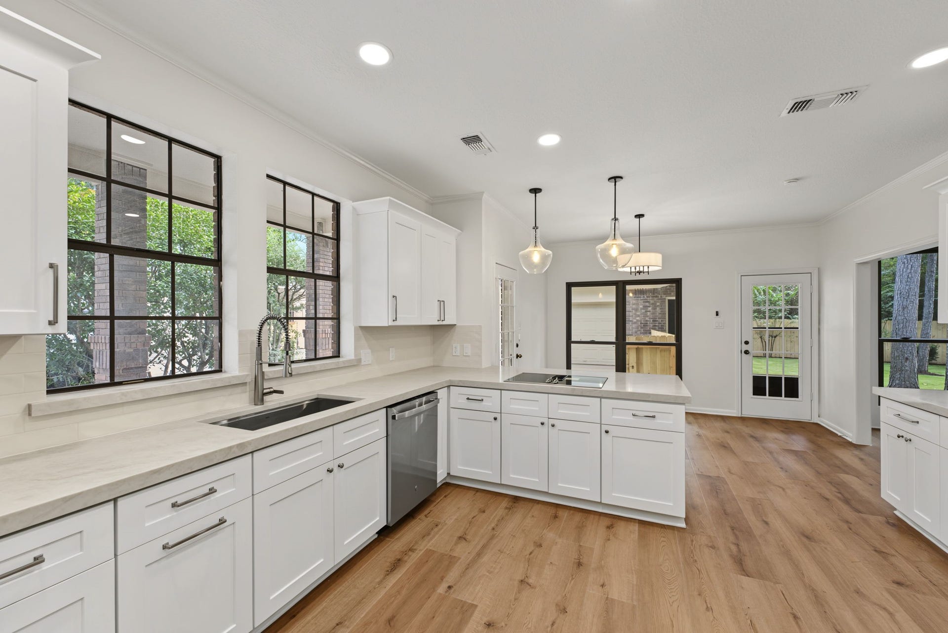 66 S Placid Hill Circle, The Woodlands, TX 77381 66 S Placid Hill Circle, The Woodlands, TX 77381