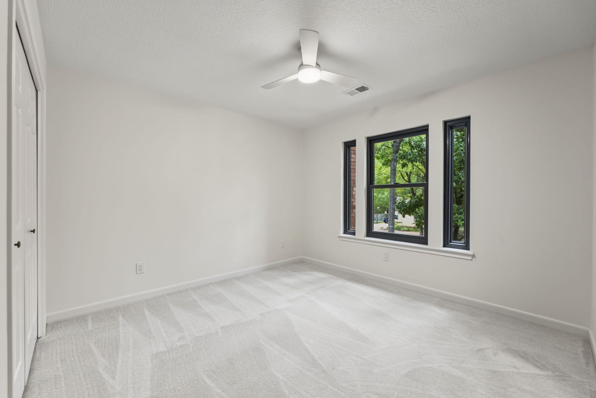 66 S Placid Hill Circle, The Woodlands, TX 77381 66 S Placid Hill Circle, The Woodlands, TX 77381