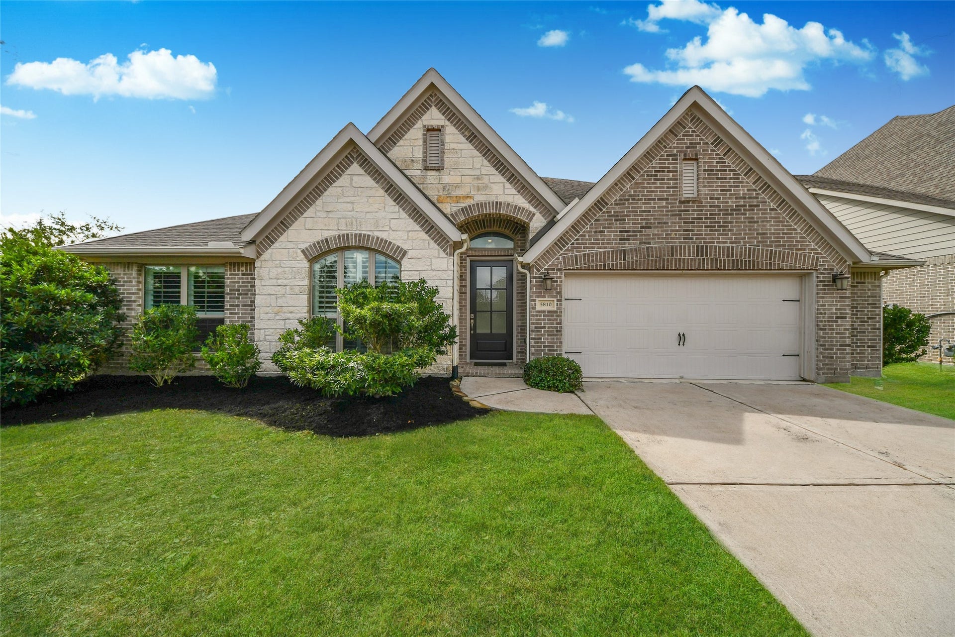 5810 Golden Peak Lane, Rosenberg, TX 77469