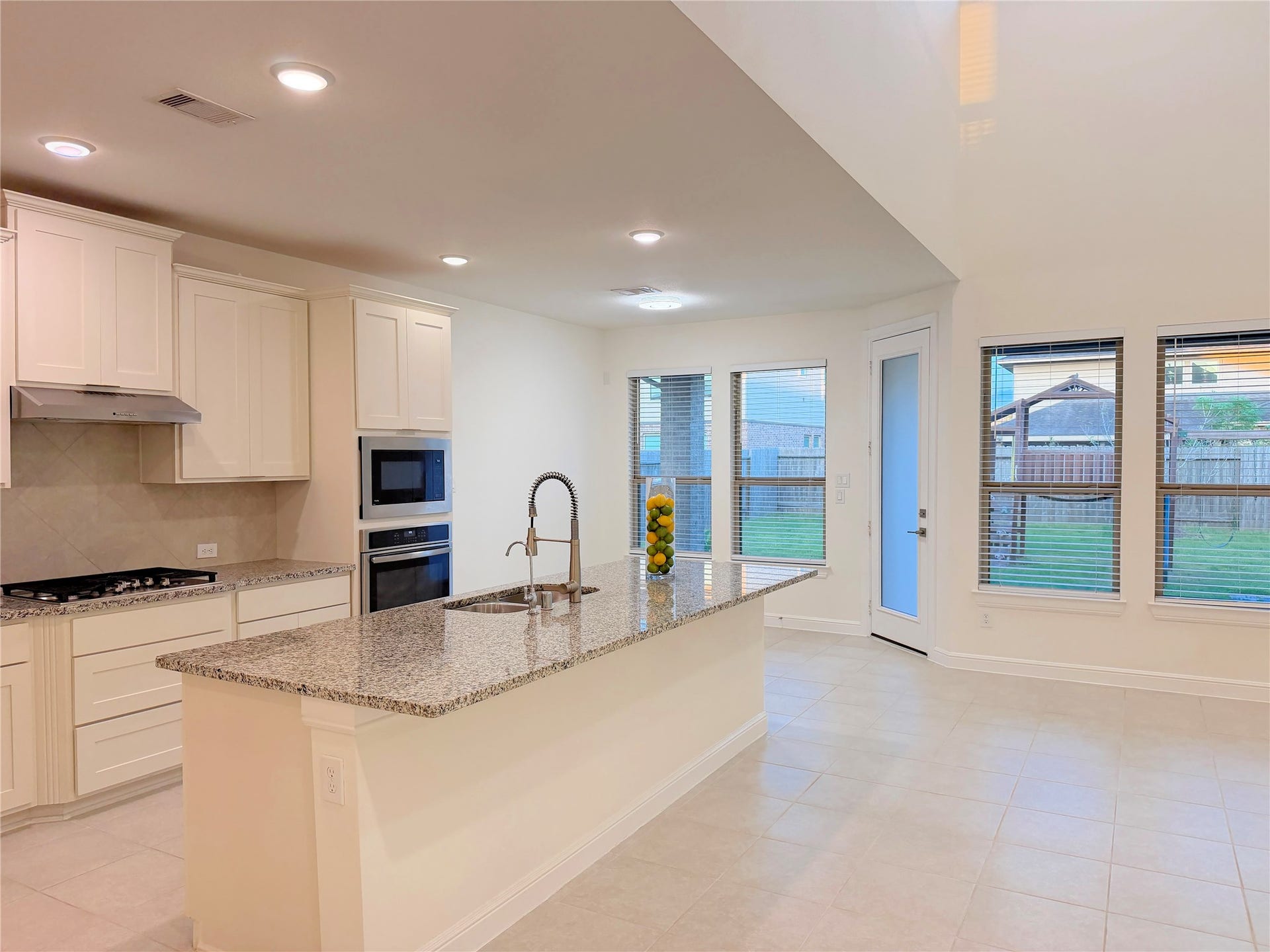 8611 Oakdale Bluff Court, Richmond, TX 77407