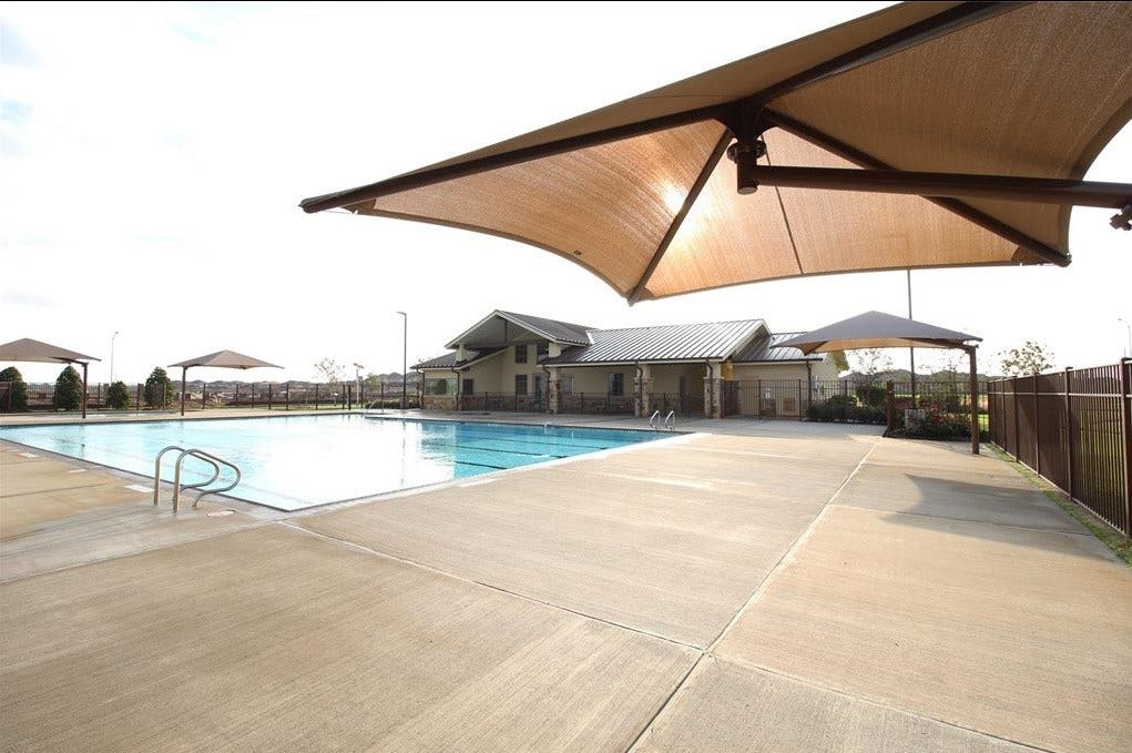 8611 Oakdale Bluff Court, Richmond, TX 77407