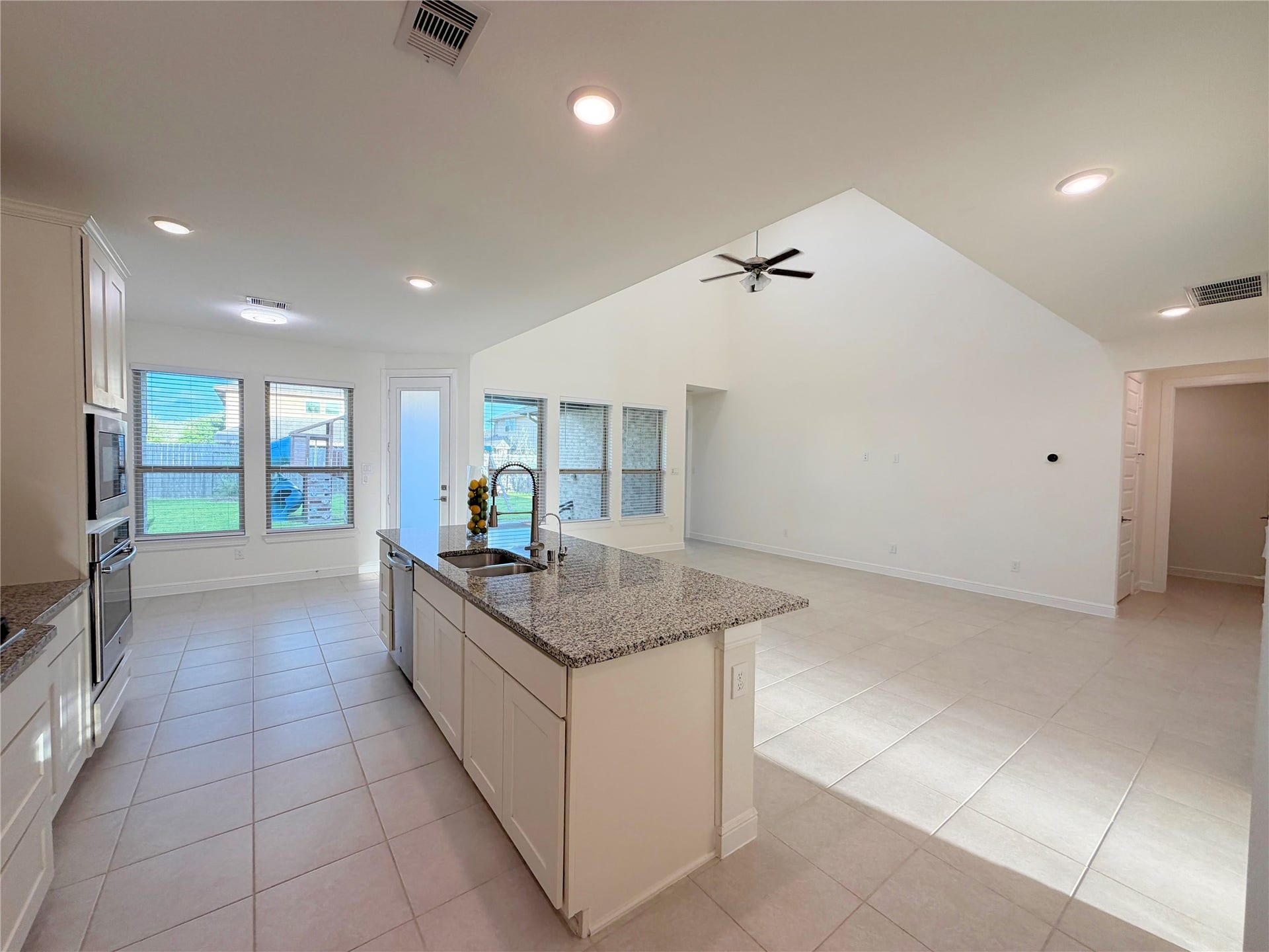 8611 Oakdale Bluff Court, Richmond, TX 77407