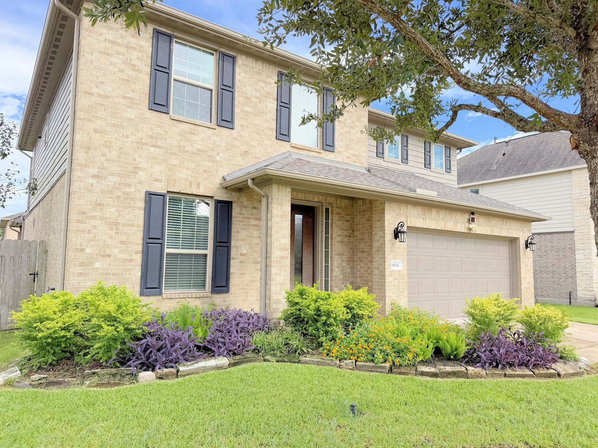 8611 Oakdale Bluff Court, Richmond, TX 77407